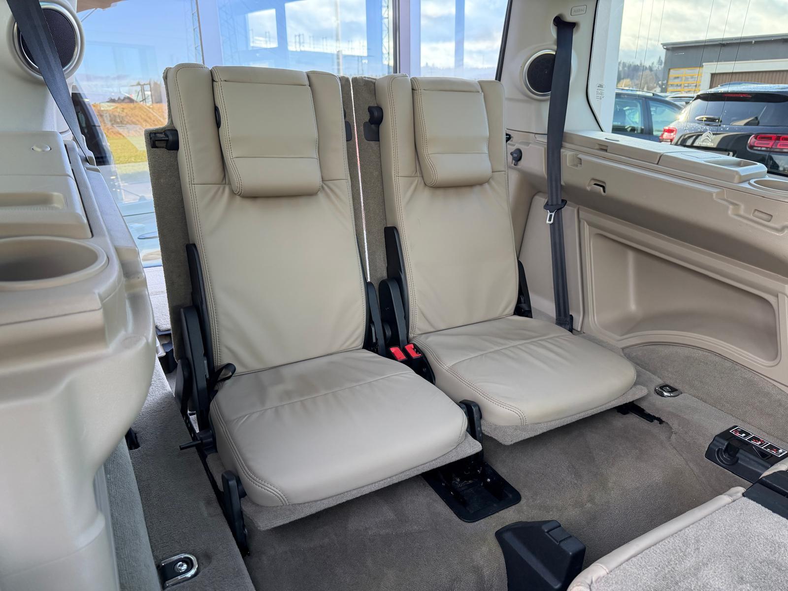 LAND ROVER Discovery 3.0 SDV6 256 HSE-image-25