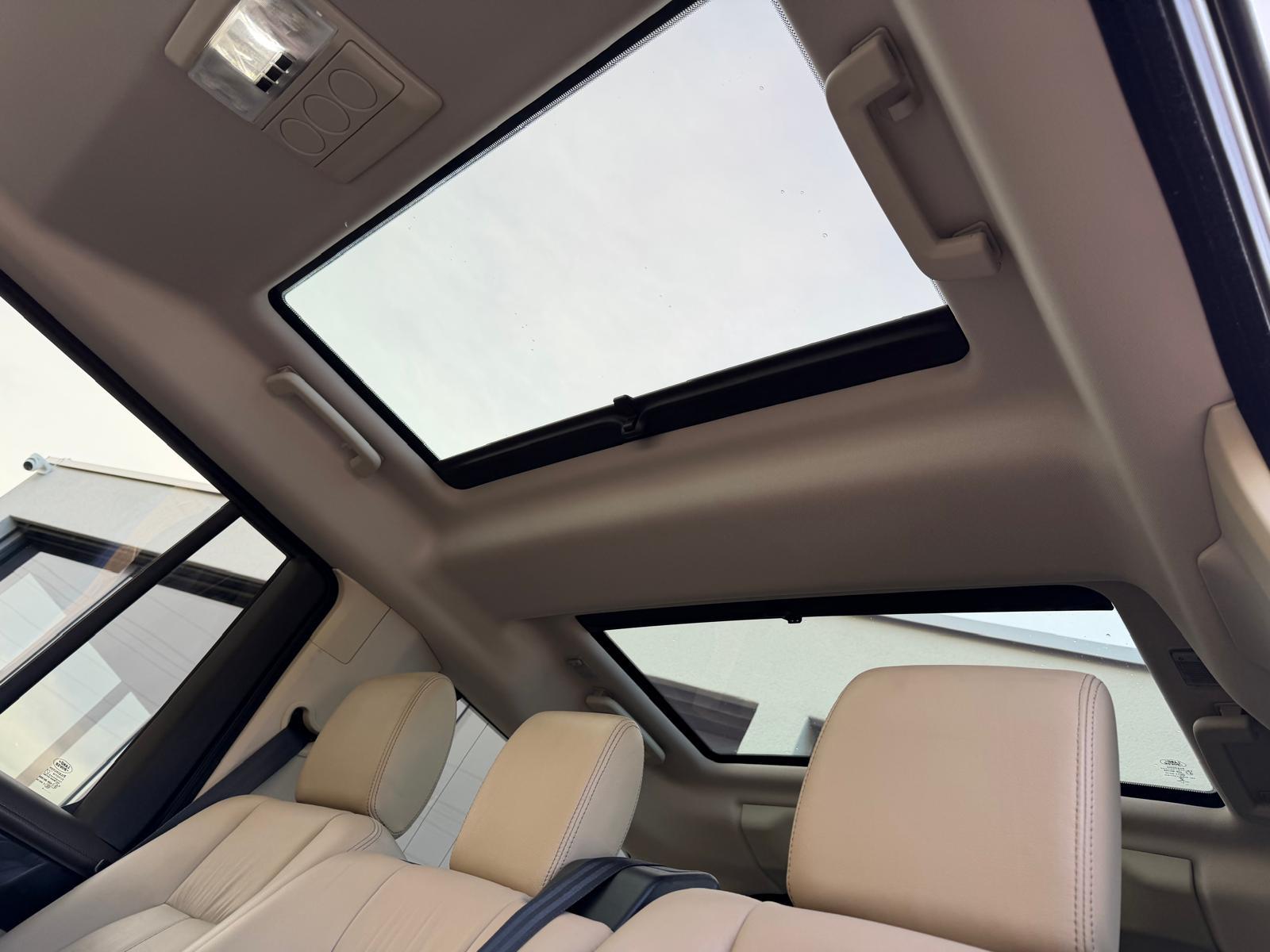 LAND ROVER Discovery 3.0 SDV6 256 HSE-image-29