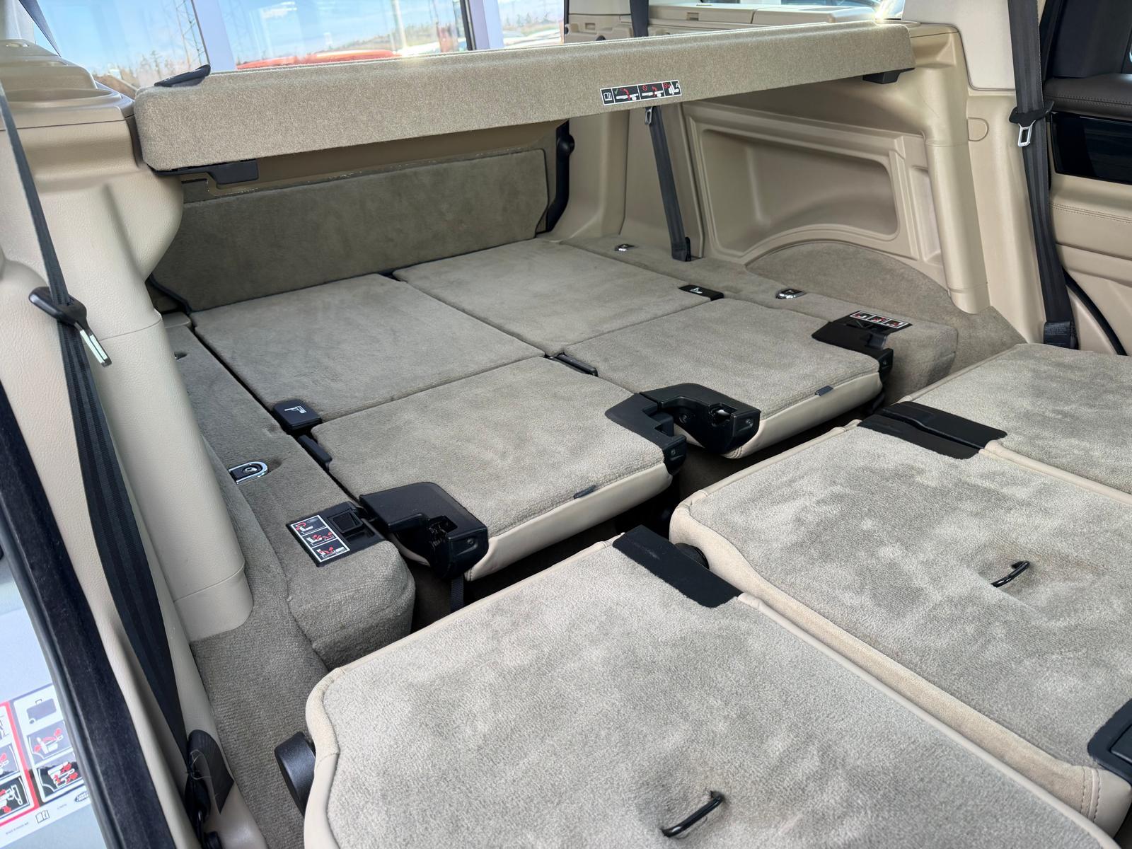 LAND ROVER Discovery 3.0 SDV6 256 HSE-image-28