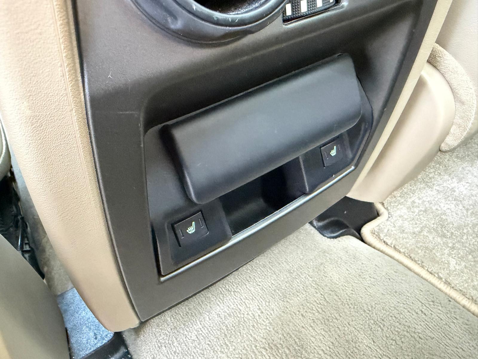 LAND ROVER Discovery 3.0 SDV6 256 HSE-image-24