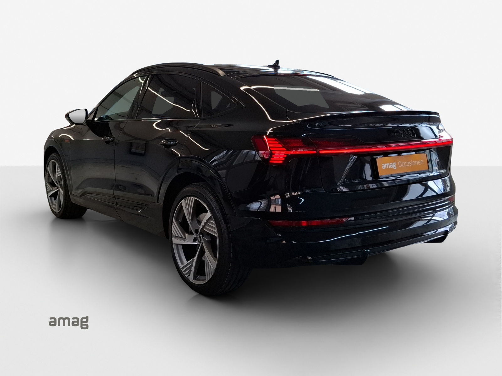 AUDI e-tron 55 Sportback S Line Black Edition quattro-image-2
