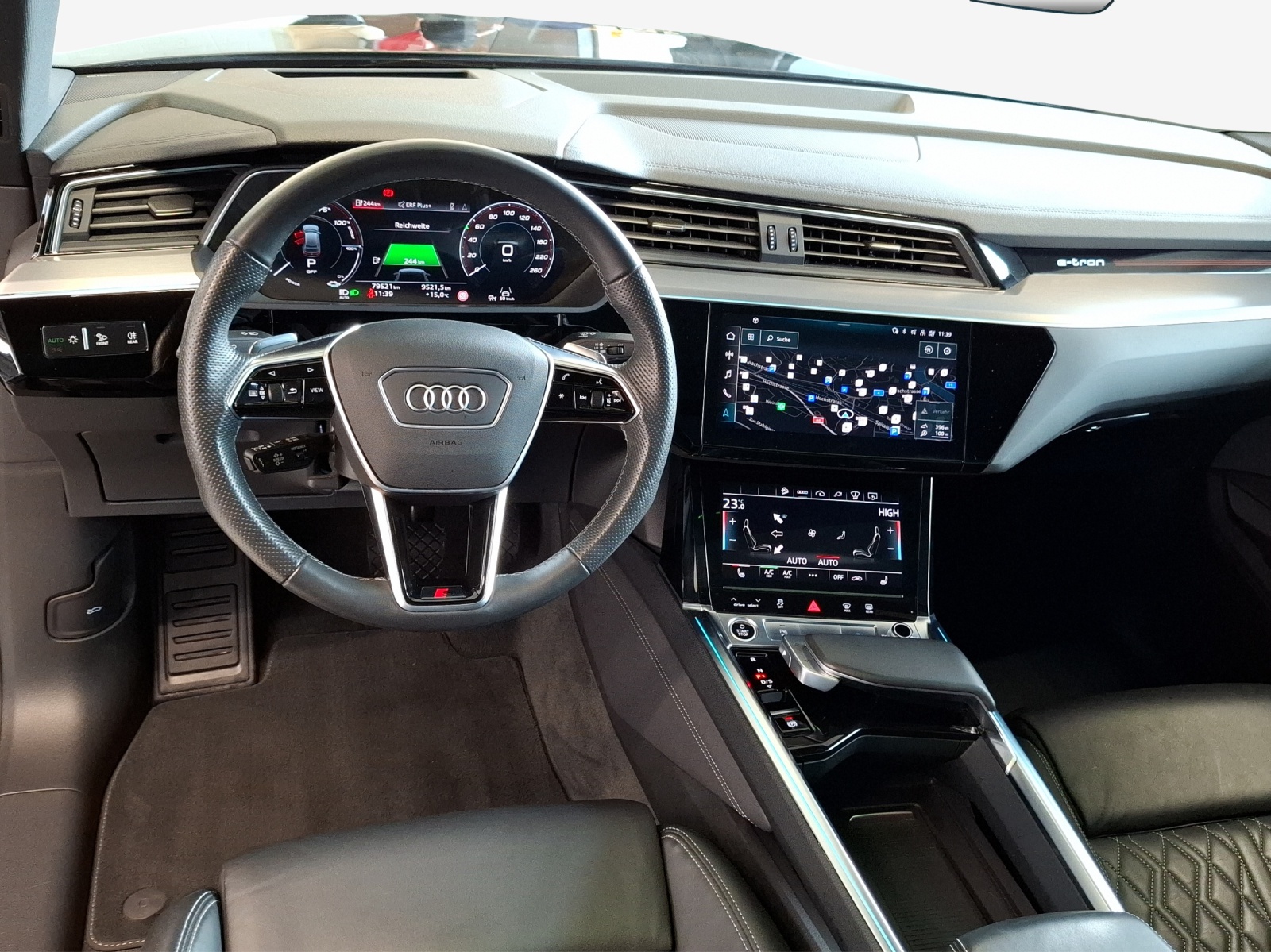 AUDI e-tron 55 Sportback S Line Black Edition quattro-image-9