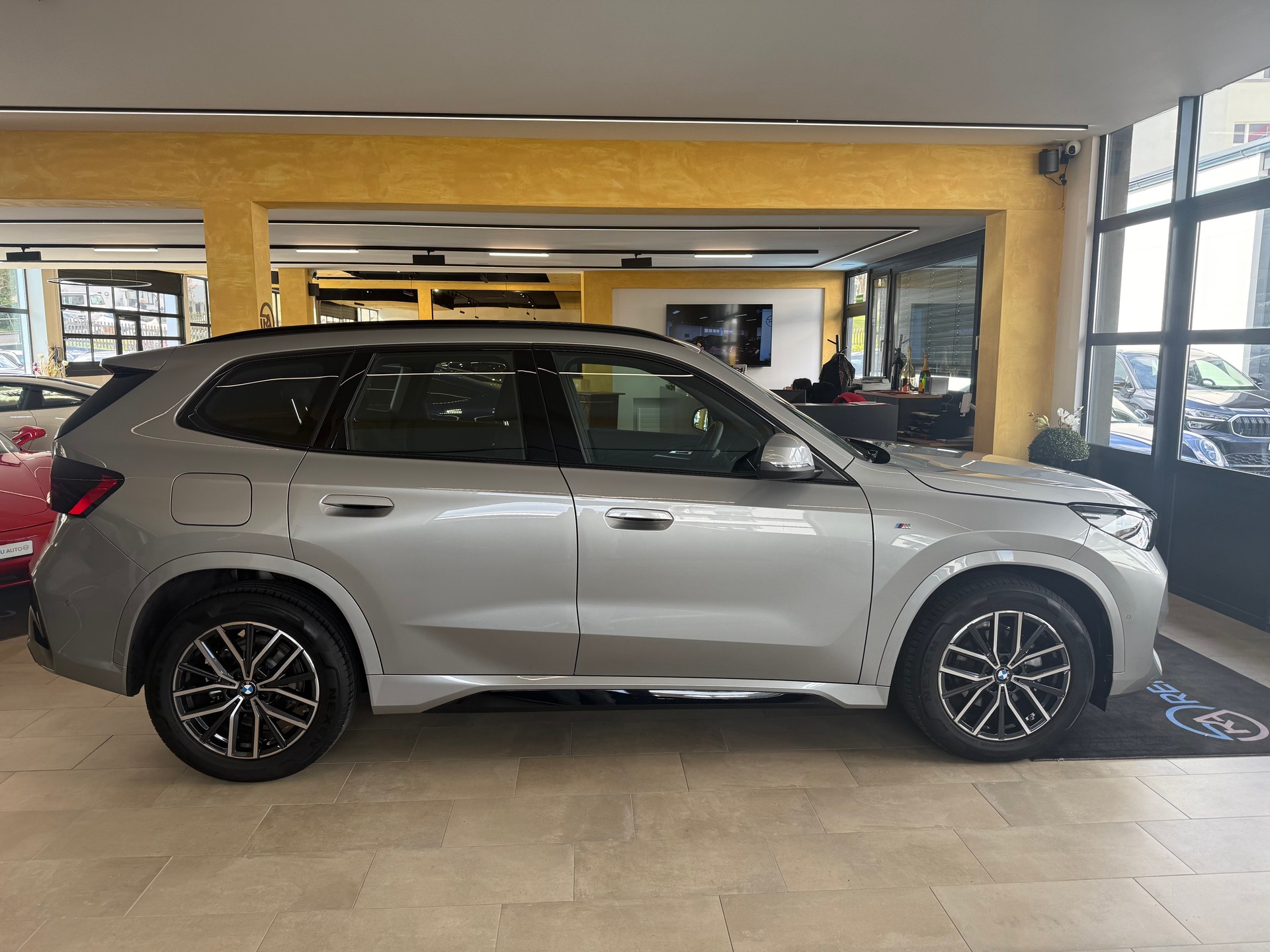 BMW X1 sDrive 18i M Sport-image-2