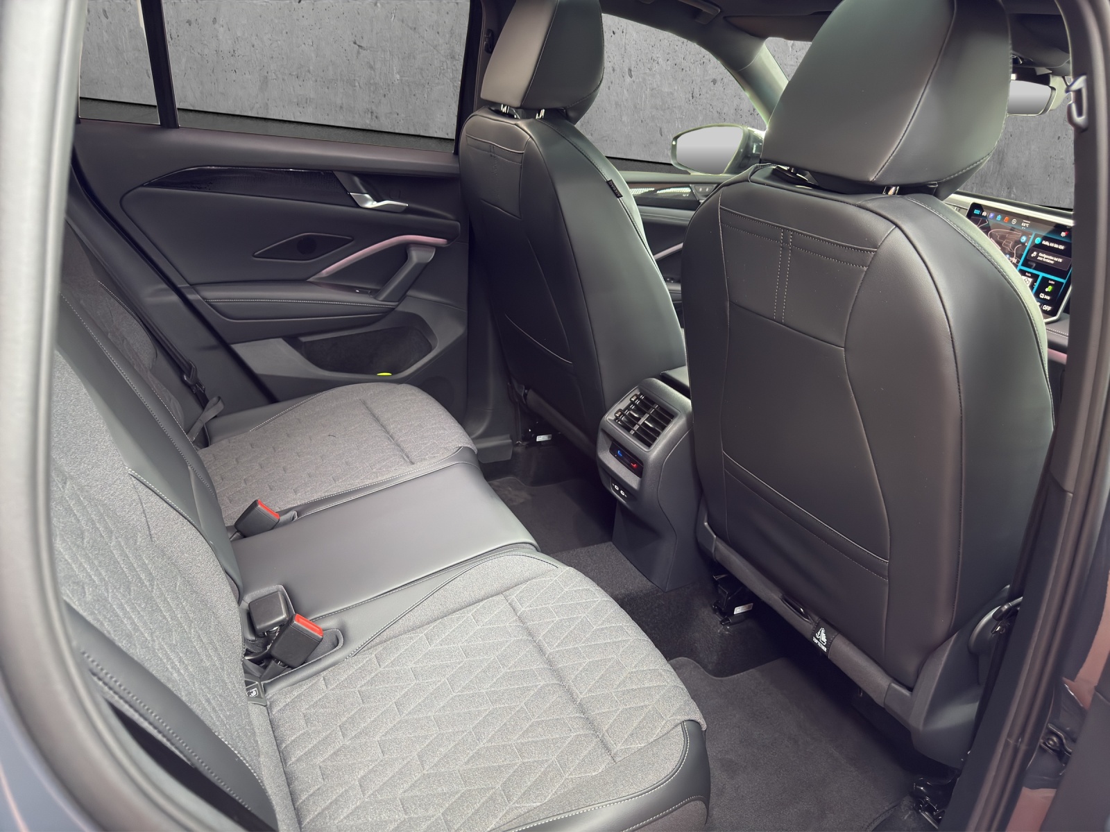 VW Tiguan 1.5 TSI evo2 eHybrid Life DSG-image-12