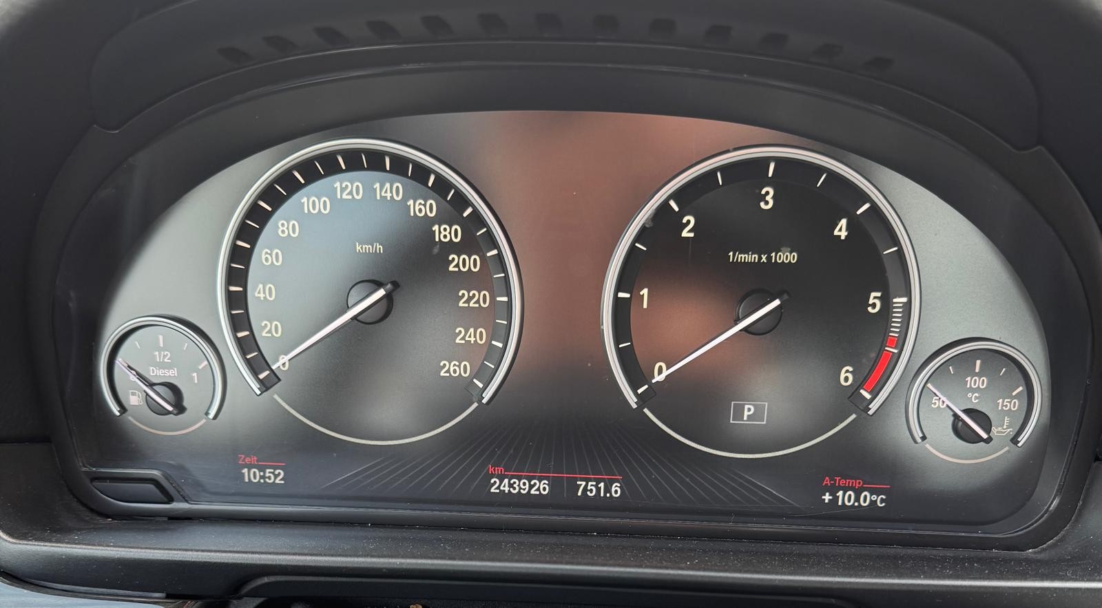BMW 530d xDrive Luxury Line Steptronic-image-4