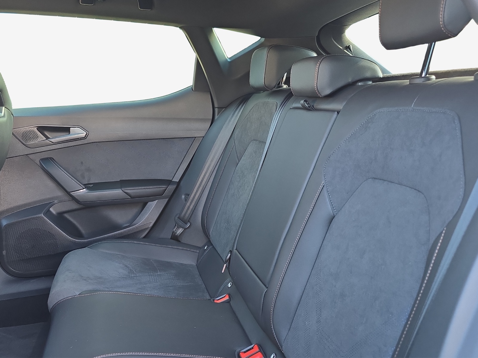 CUPRA LEON 2.0 TSI Black Symphony DSG-image-11