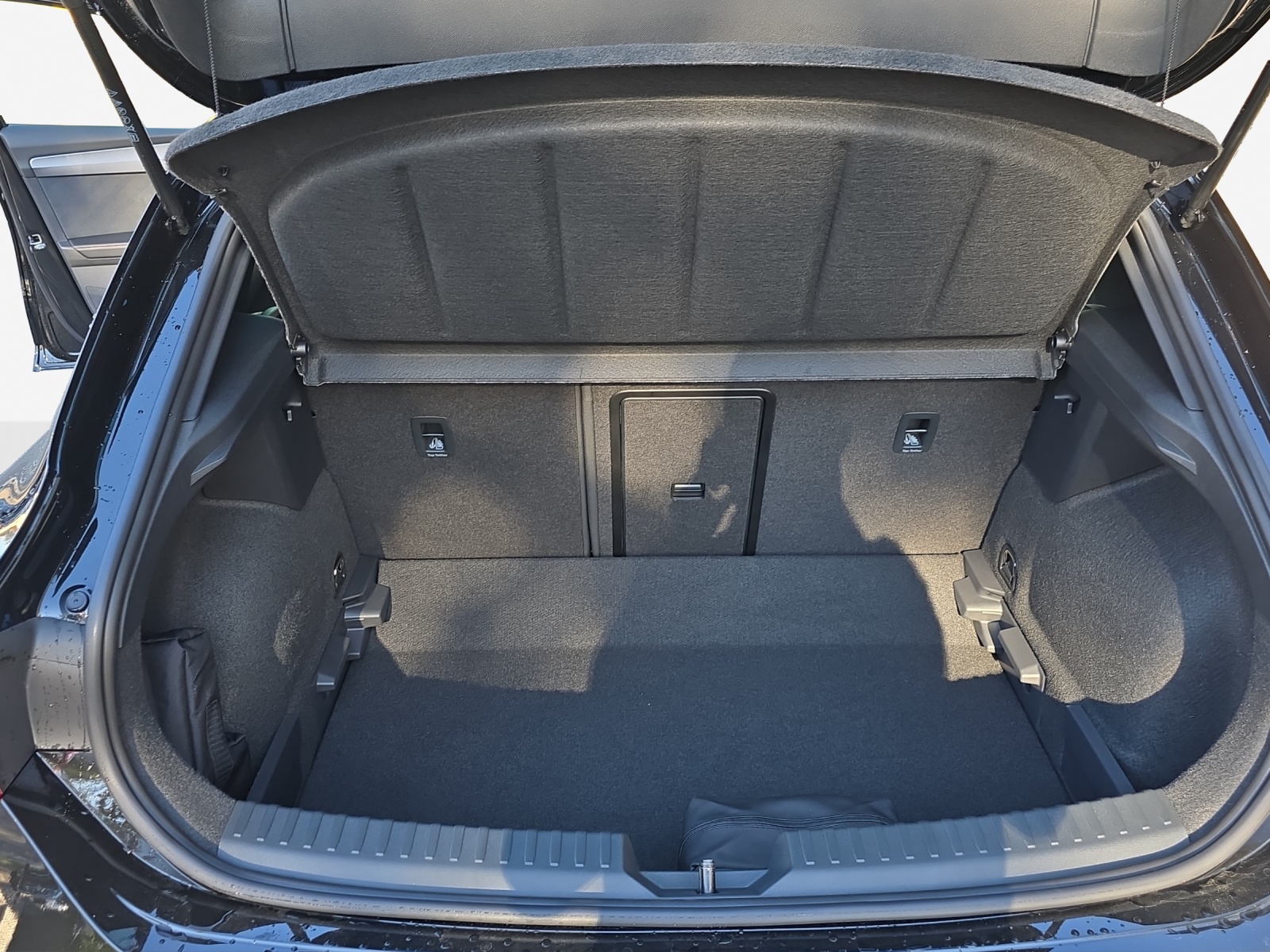 CUPRA LEON 2.0 TSI Black Symphony DSG-image-12
