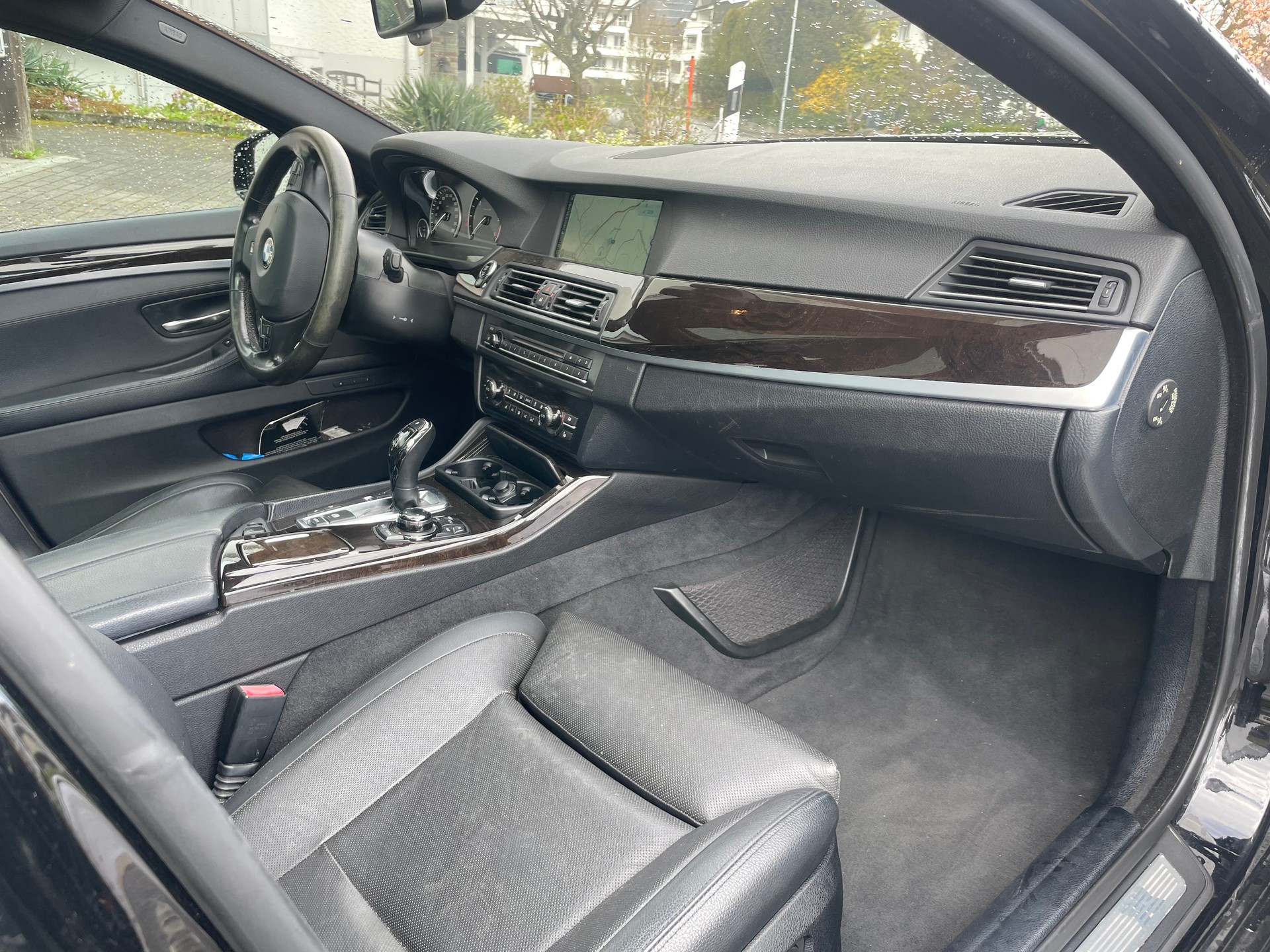 BMW M550d xDrive Touring, 1. Hand, 40'000 KM seit Motor Totalrevision-image-3