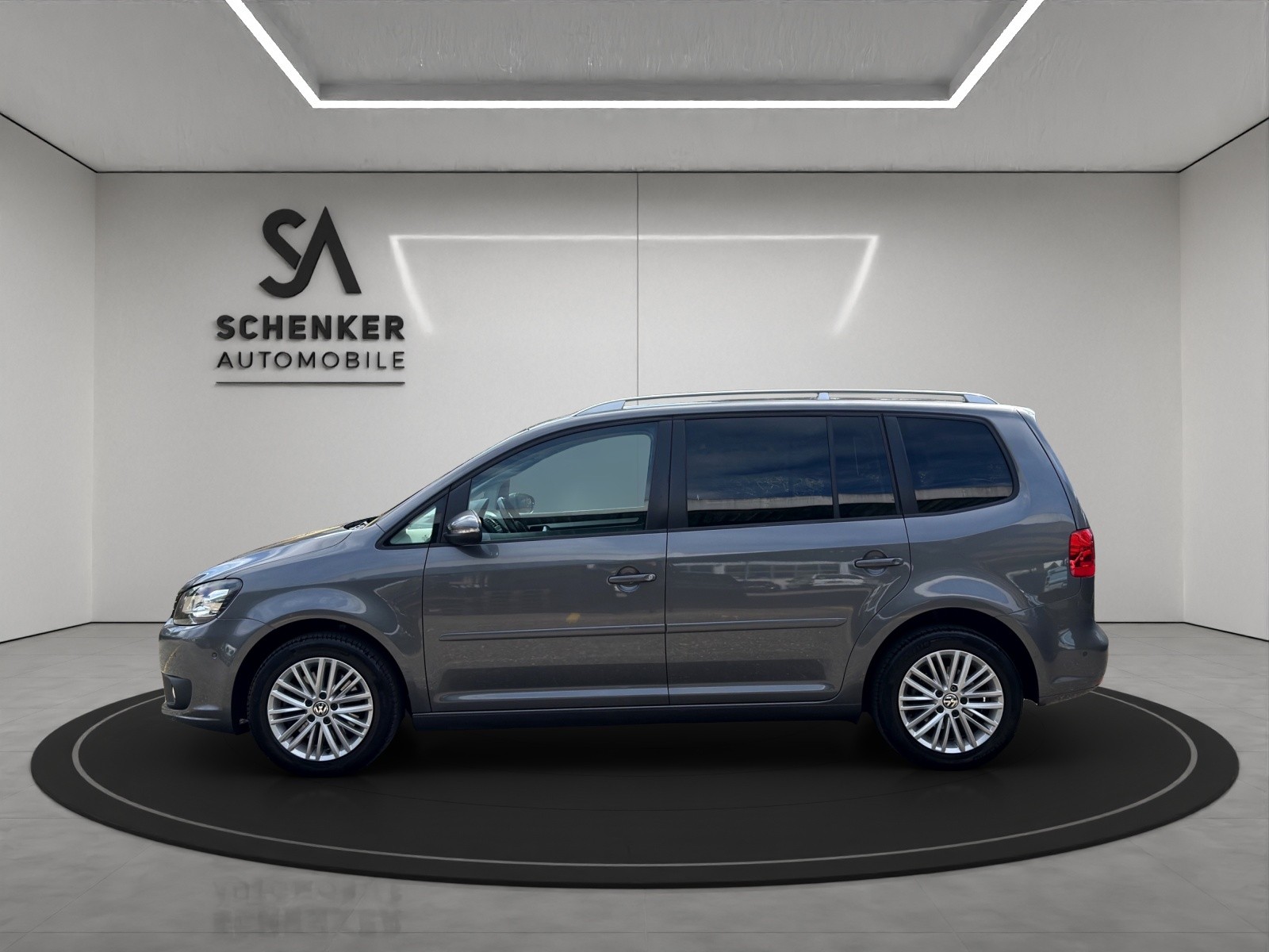 VW Touran 1.4 TSI Comfortline DSG 7 Plätzer-image-1
