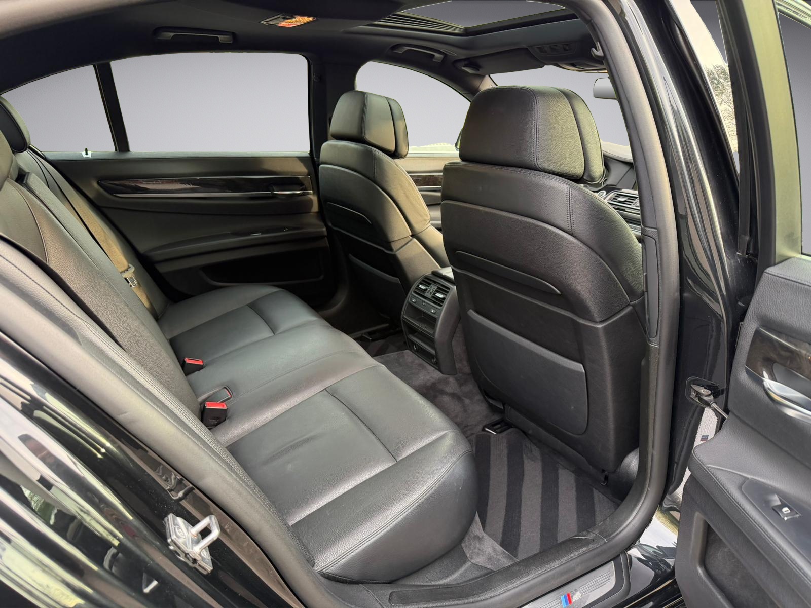 BMW 740d M Sport Paket-image-10