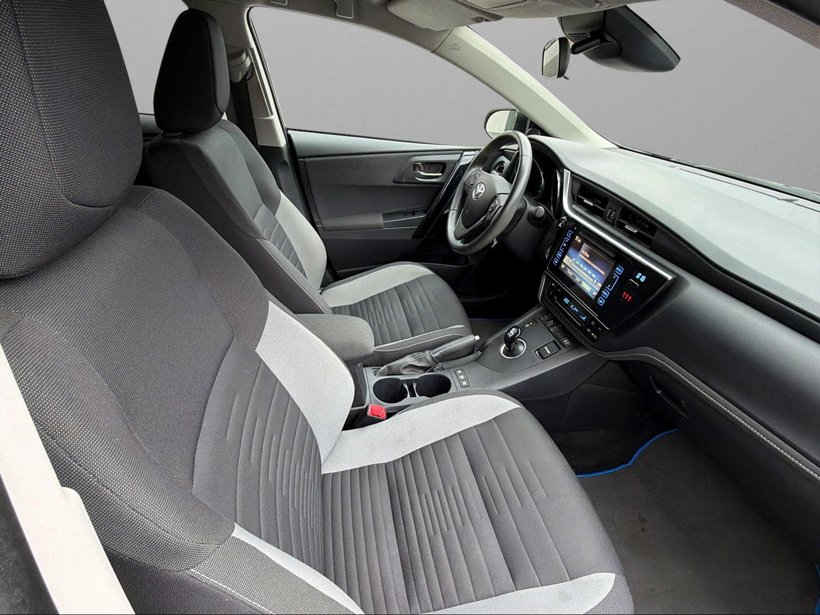 TOYOTA Auris 1.8 HSD Comfort-image-6