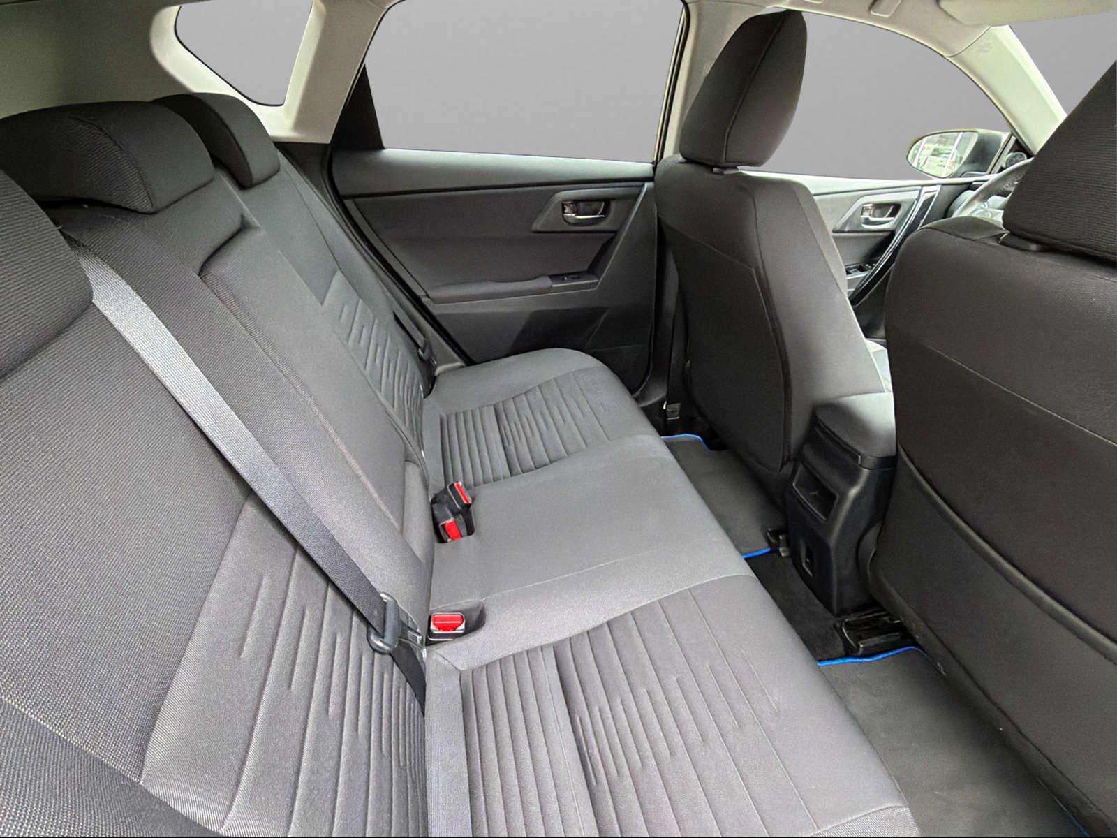 TOYOTA Auris 1.8 HSD Comfort-image-8