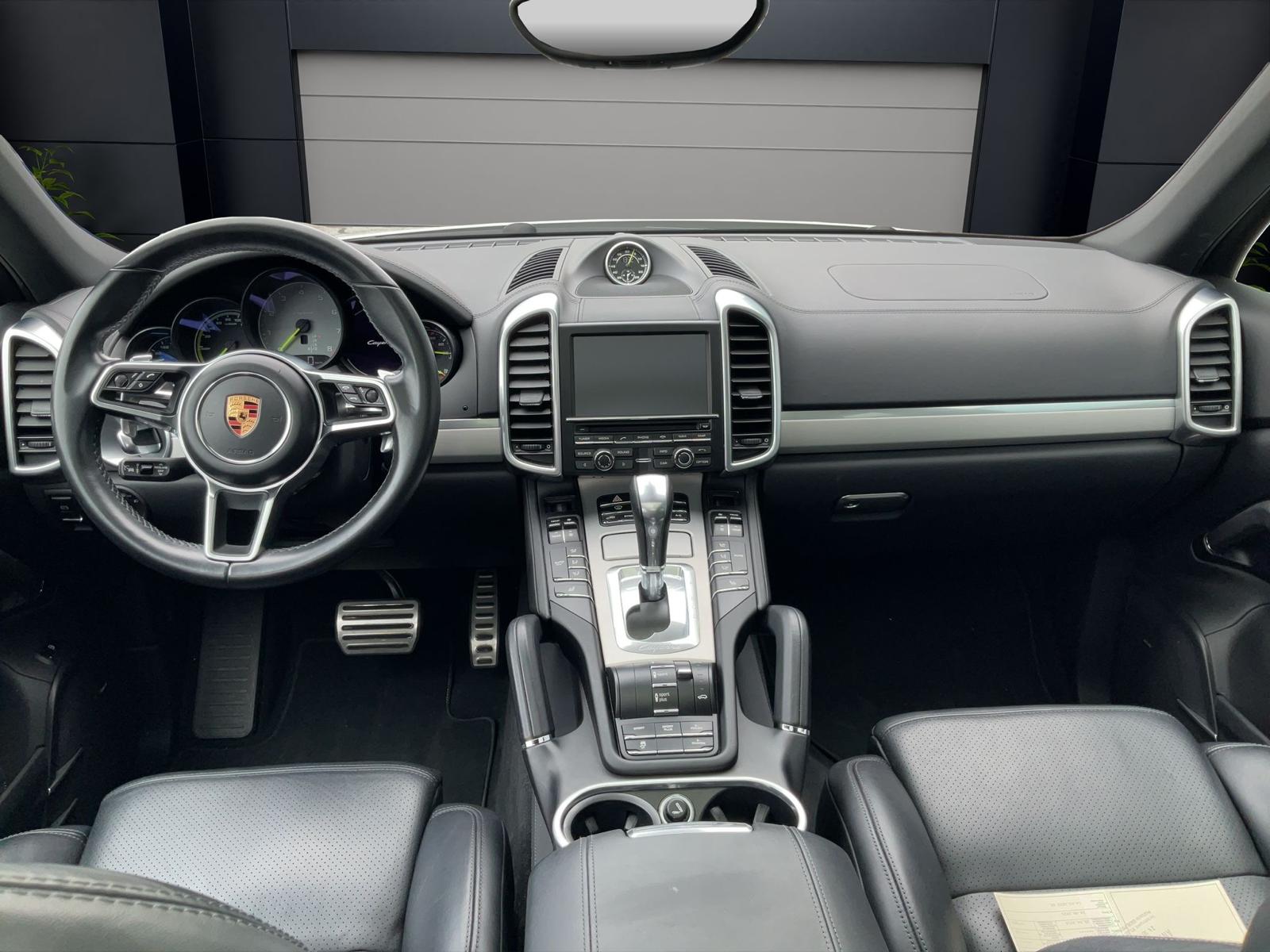 PORSCHE Cayenne S E-Hybrid-image-4