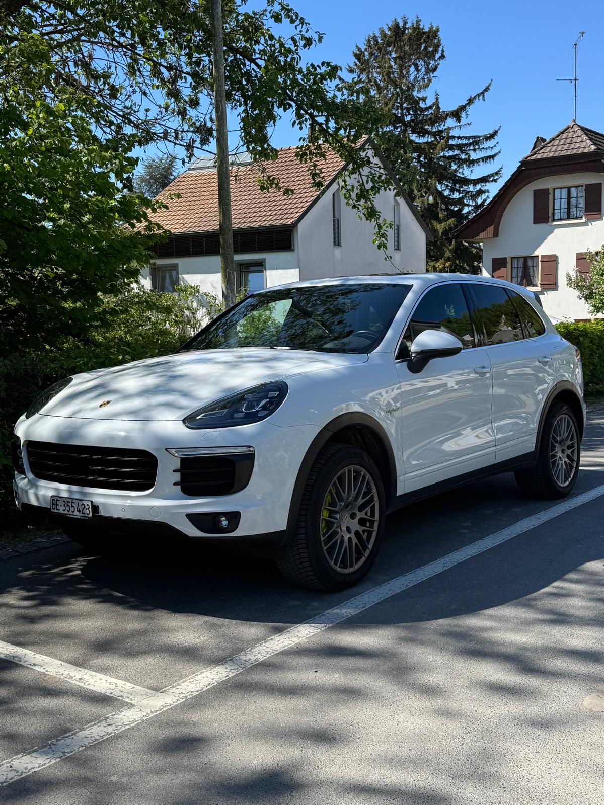 PORSCHE Cayenne S E-Hybrid-image-0