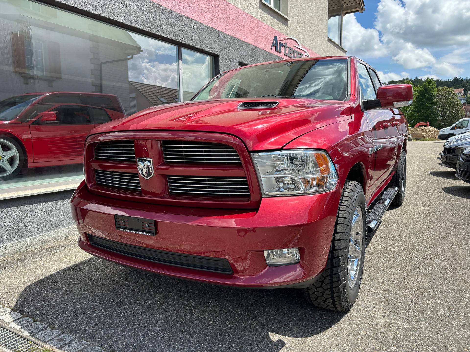DODGE Ram-image-1