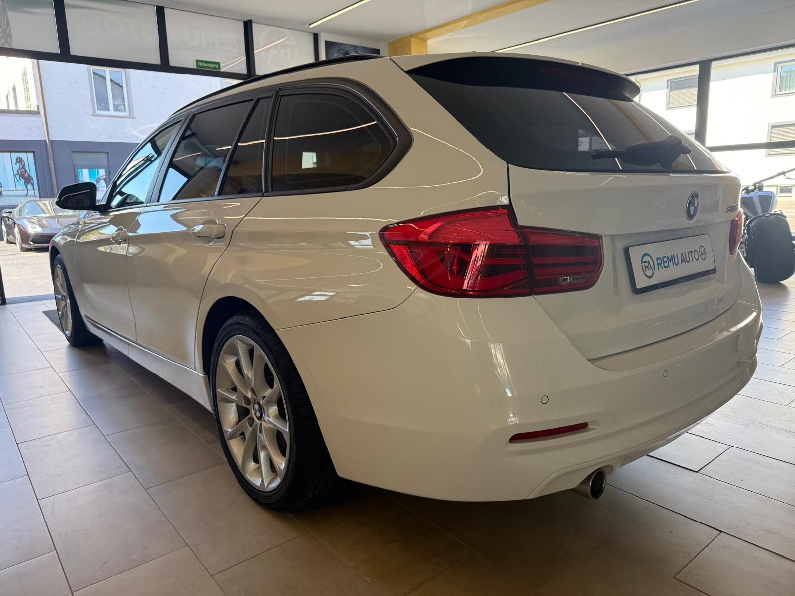 BMW 318d Touring Swiss Advantage Sport Steptronic-image-5