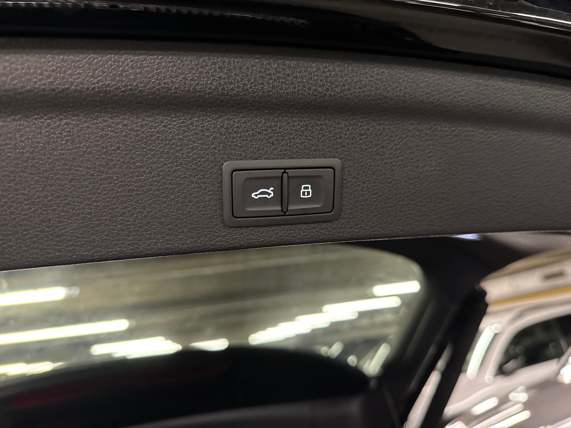 AUDI Q3 Sportback 45 TFSI e S line S-tronic-image-11