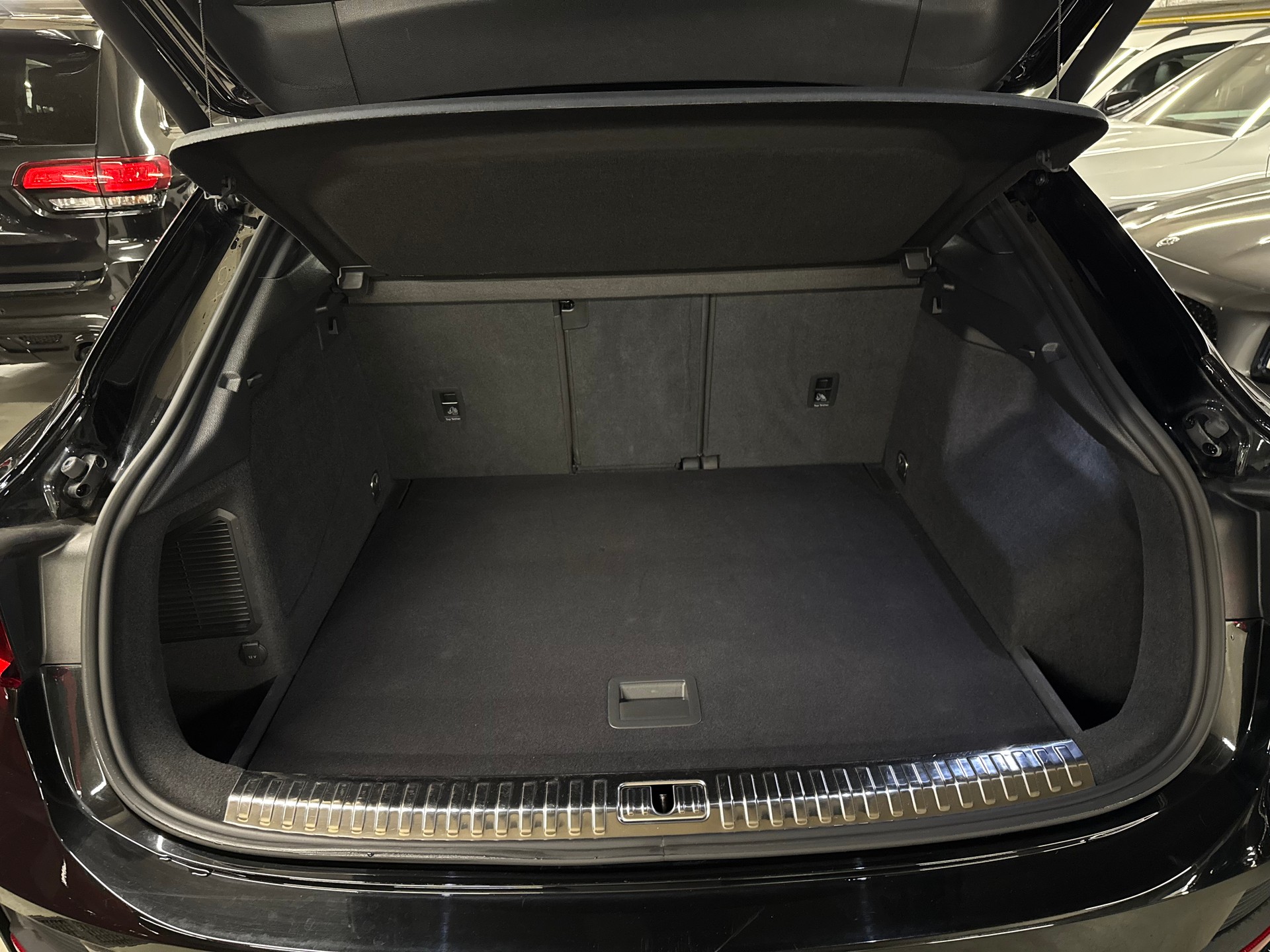 AUDI Q3 Sportback 45 TFSI e S line S-tronic-image-12