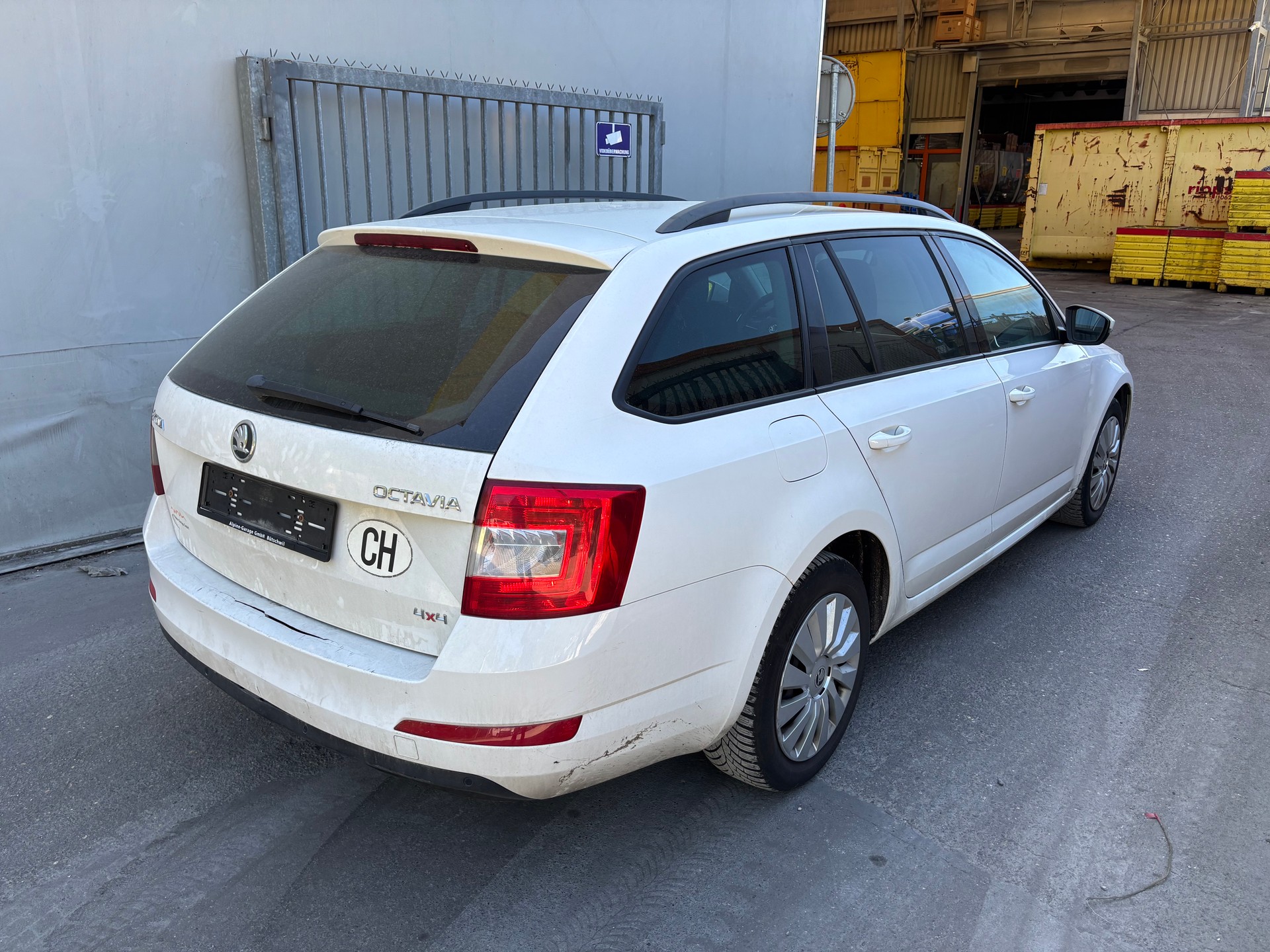 SKODA Octavia Combi 1.8 TSI Ambition 4x4 DSG-image-2