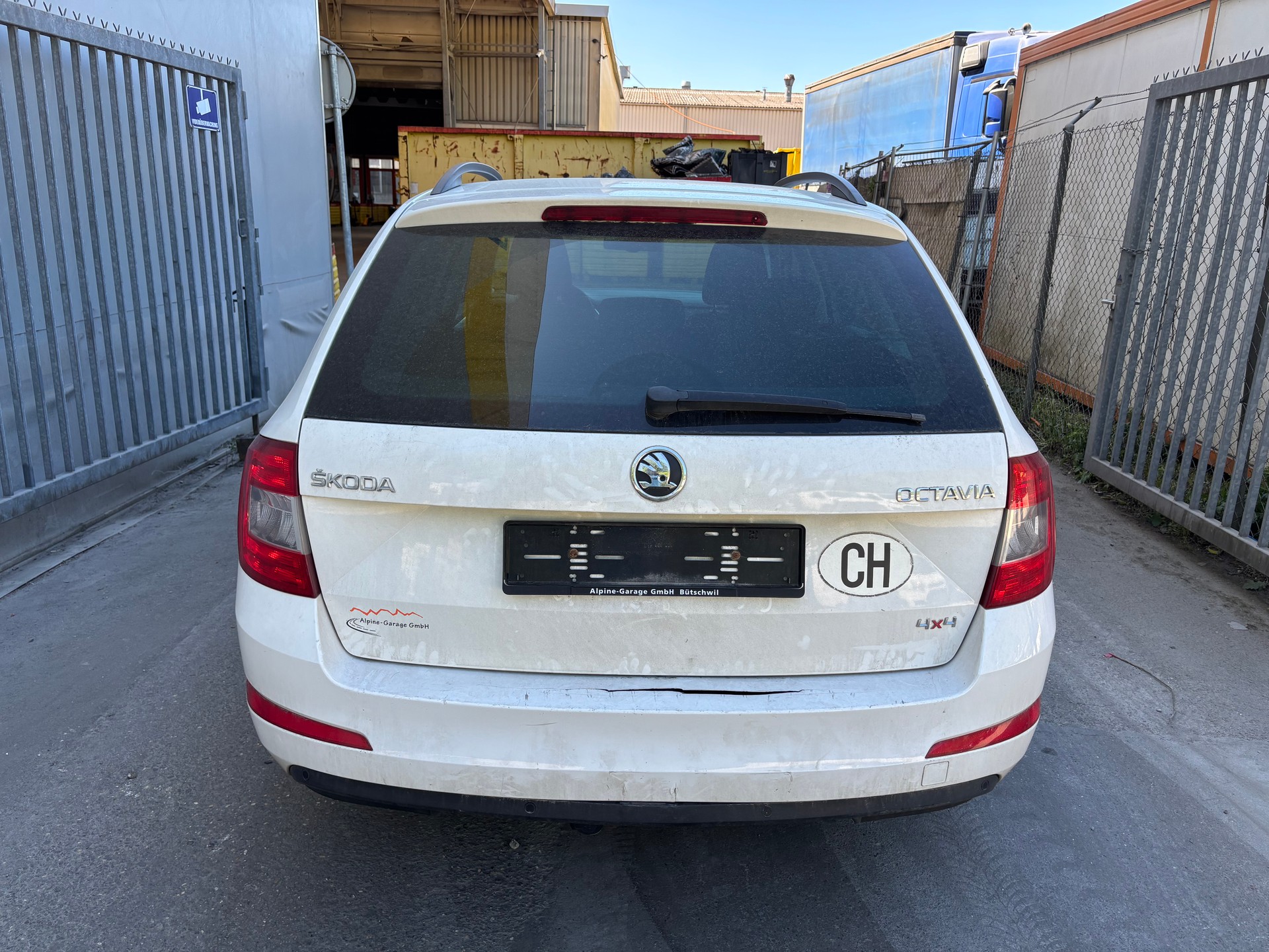 SKODA Octavia Combi 1.8 TSI Ambition 4x4 DSG-image-5