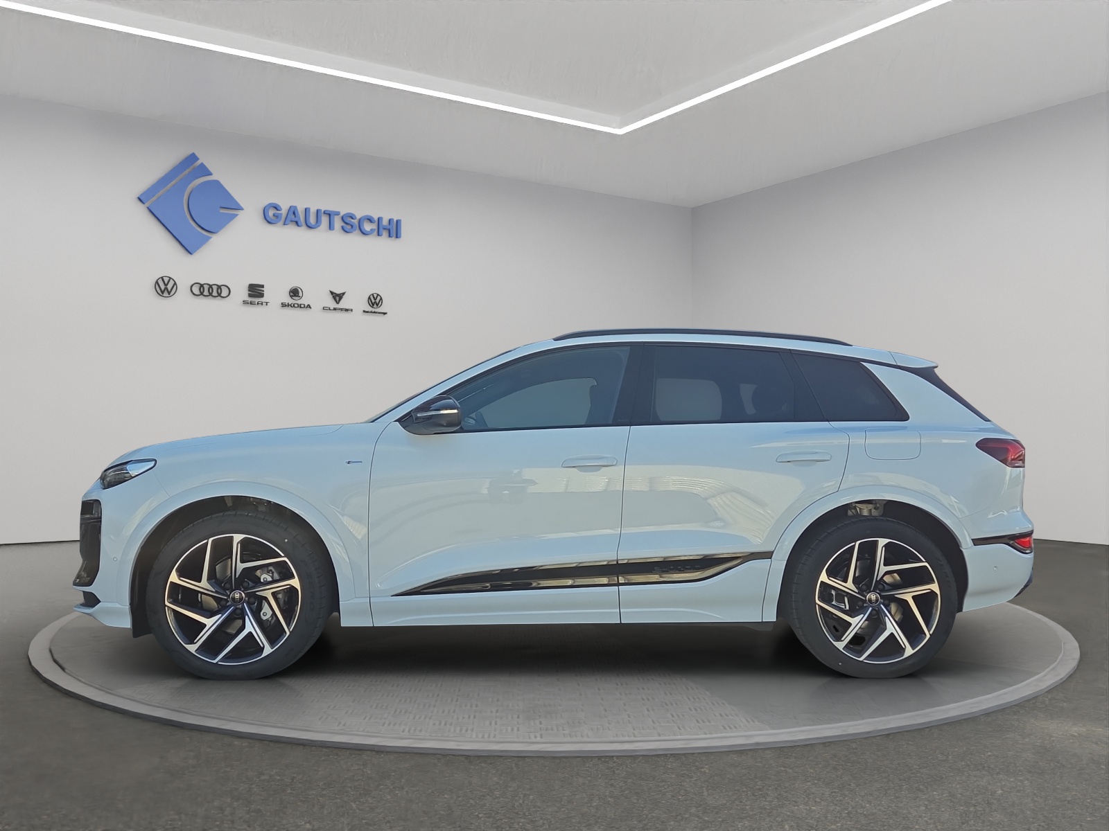 AUDI Q6 e-tron quattro-image-1