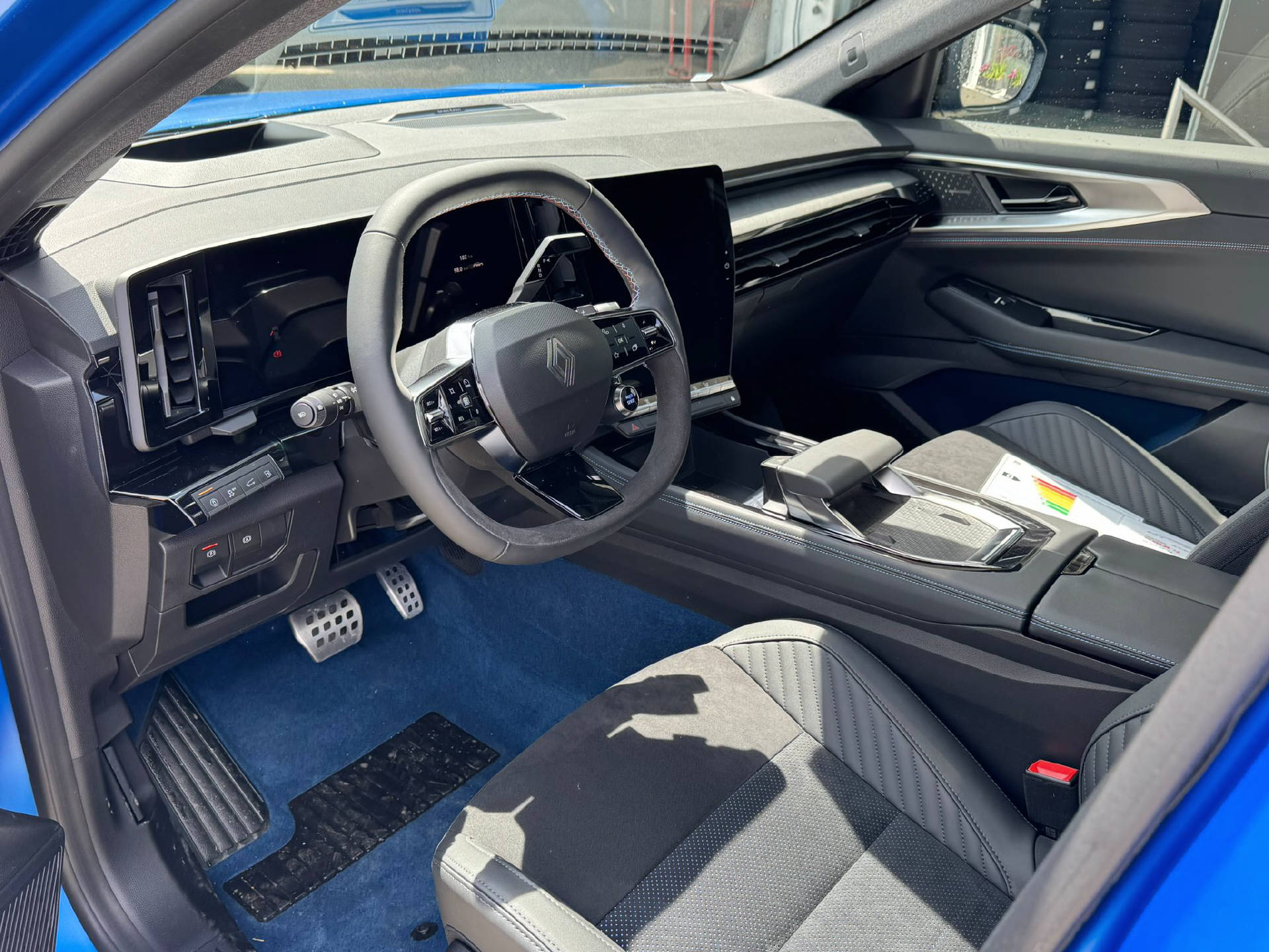 RENAULT Rafale 1.2 E-Tech Plug-in Atelier Alpine-image-4