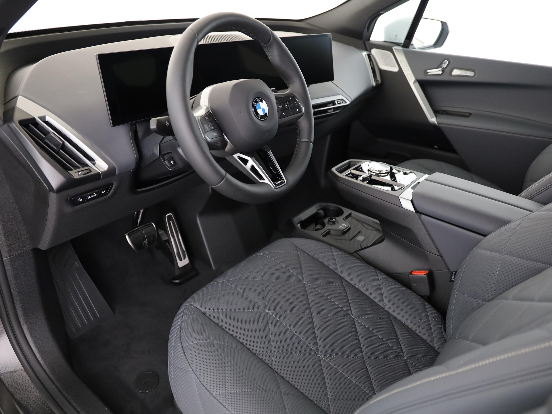 BMW iX xDrive60-image-13