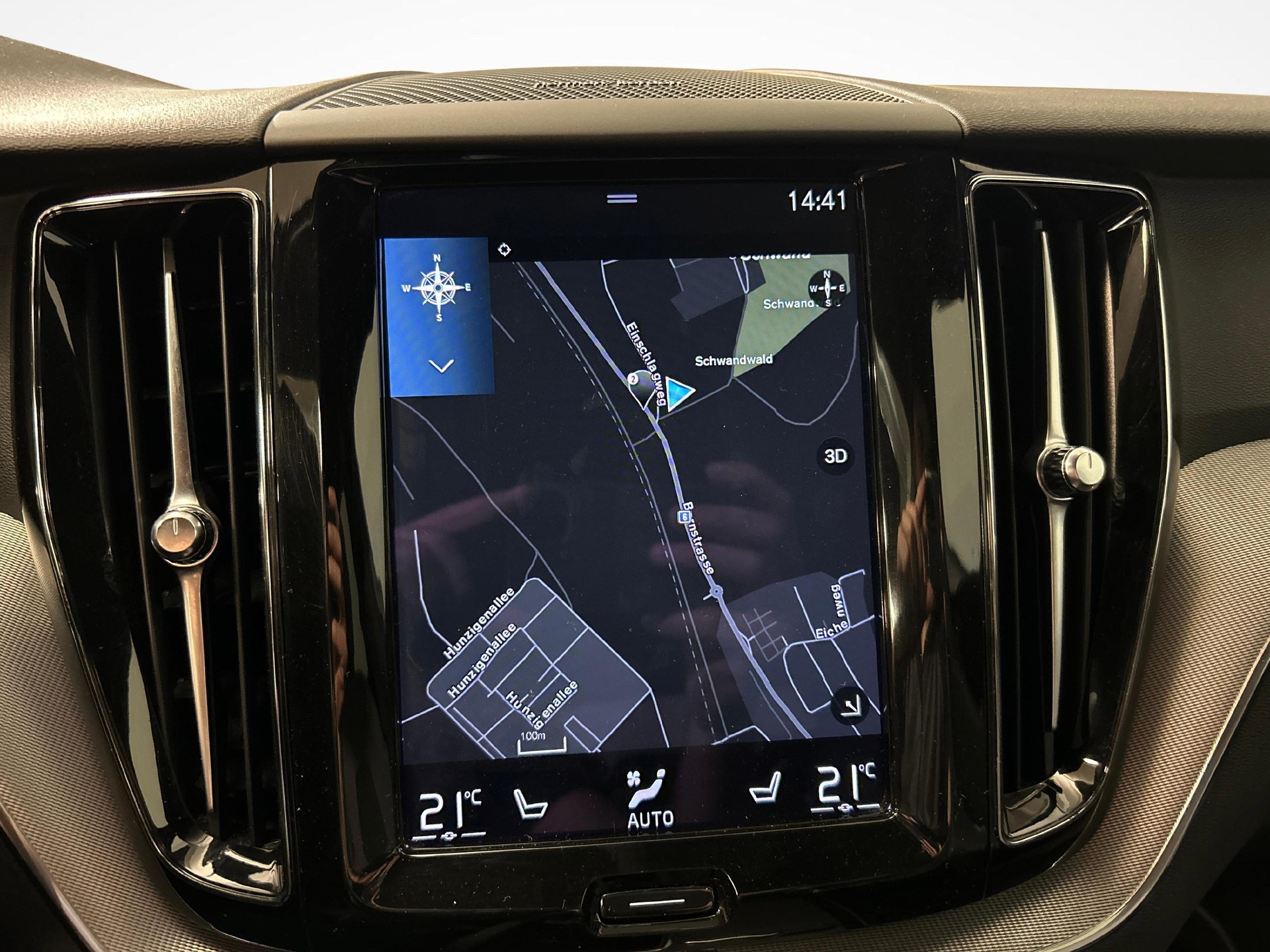 VOLVO XC60 2.0 T8 TE R-Design eAWD-image-8