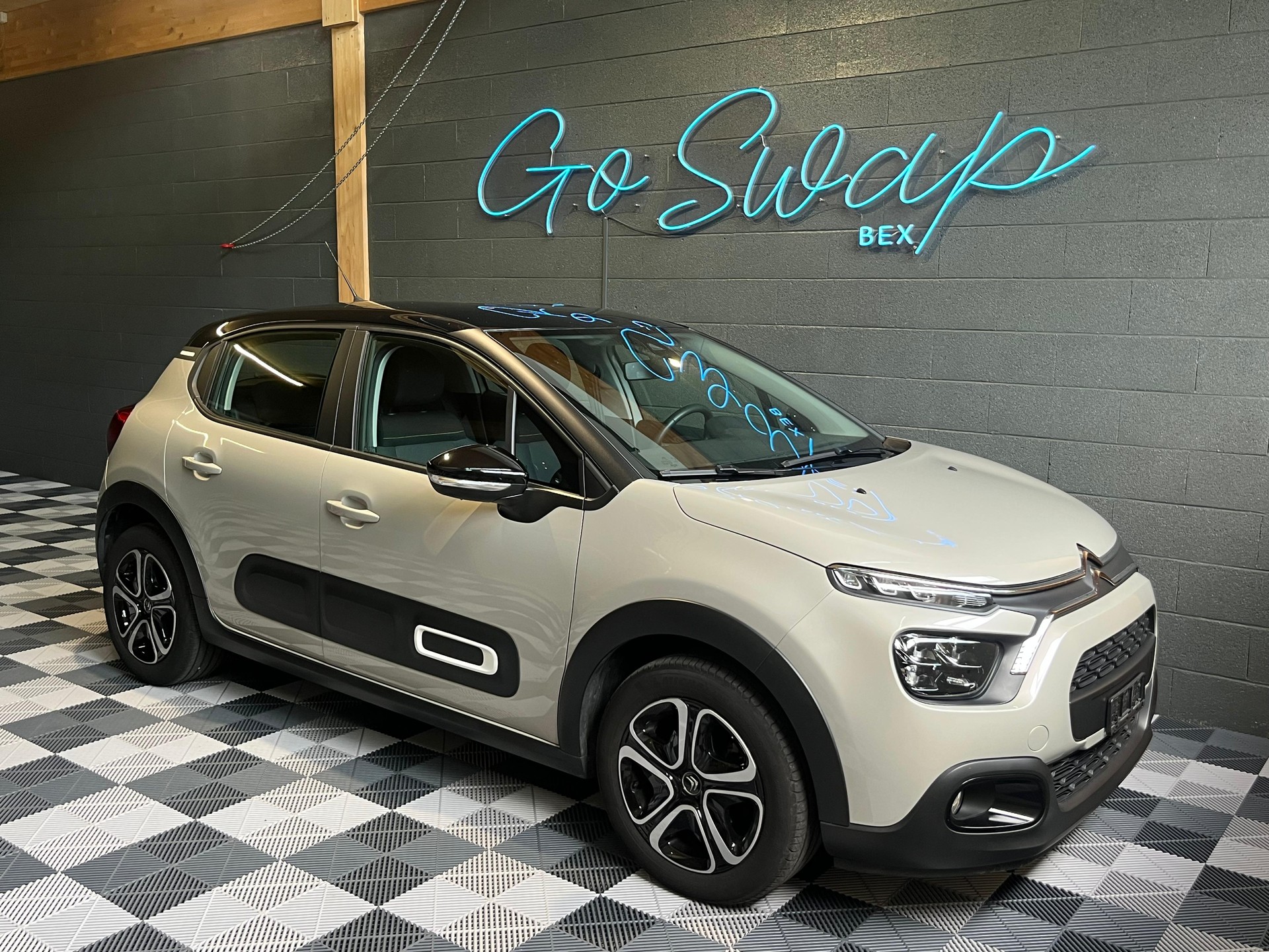 CITROEN C3 1.2i PureTech Swiss Edition EAT6-image-0