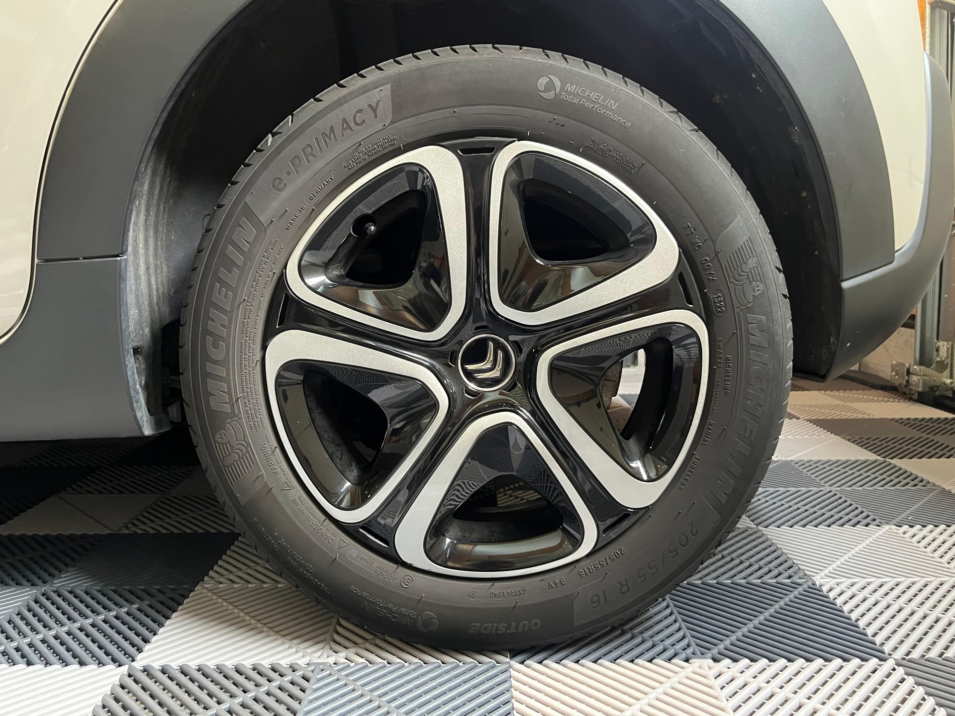 CITROEN C3 1.2i PureTech Swiss Edition EAT6-image-11
