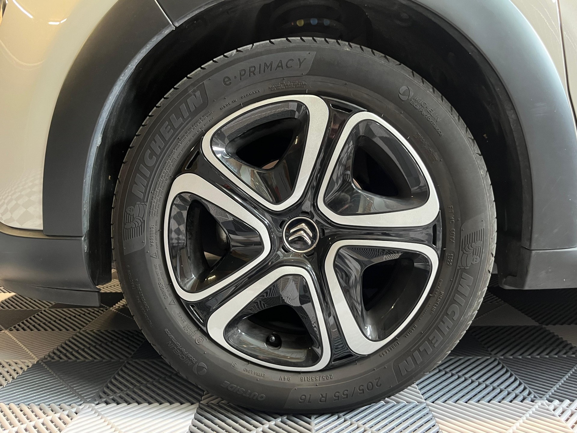 CITROEN C3 1.2i PureTech Swiss Edition EAT6-image-10