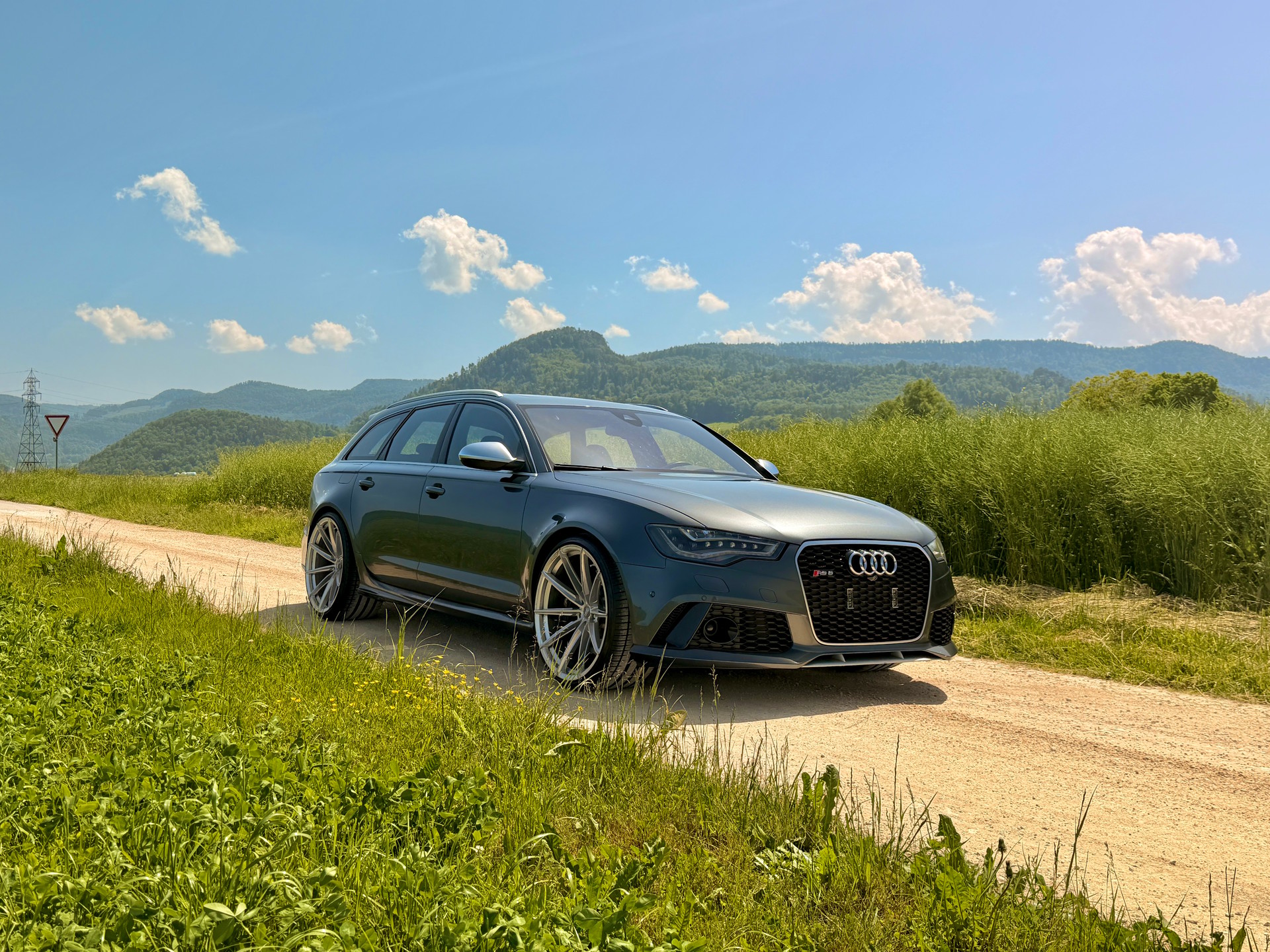 AUDI RS6 Avant 4.0 TFSI V8 quattro Tiptronic-image-12