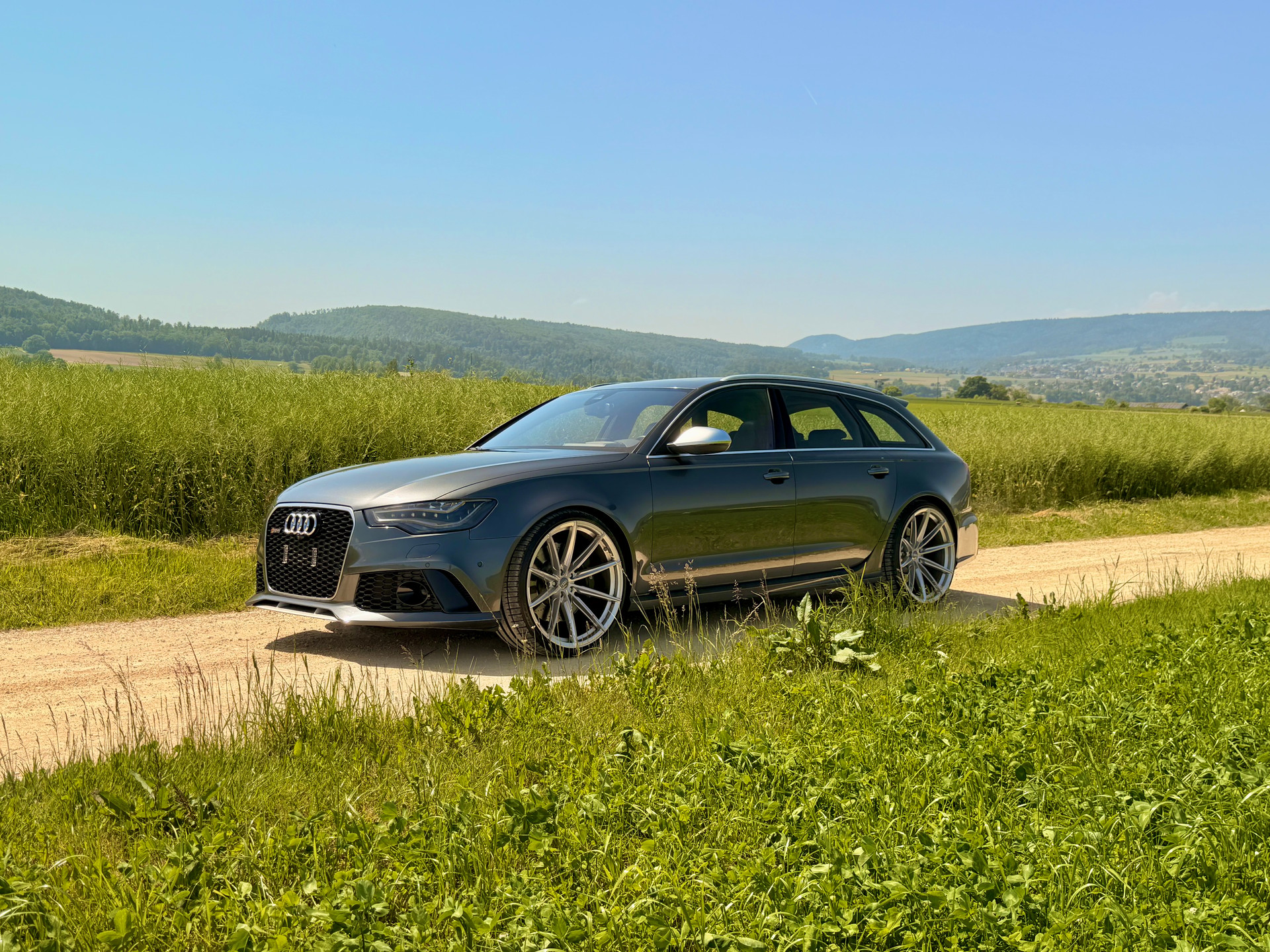AUDI RS6 Avant 4.0 TFSI V8 quattro Tiptronic-image-2