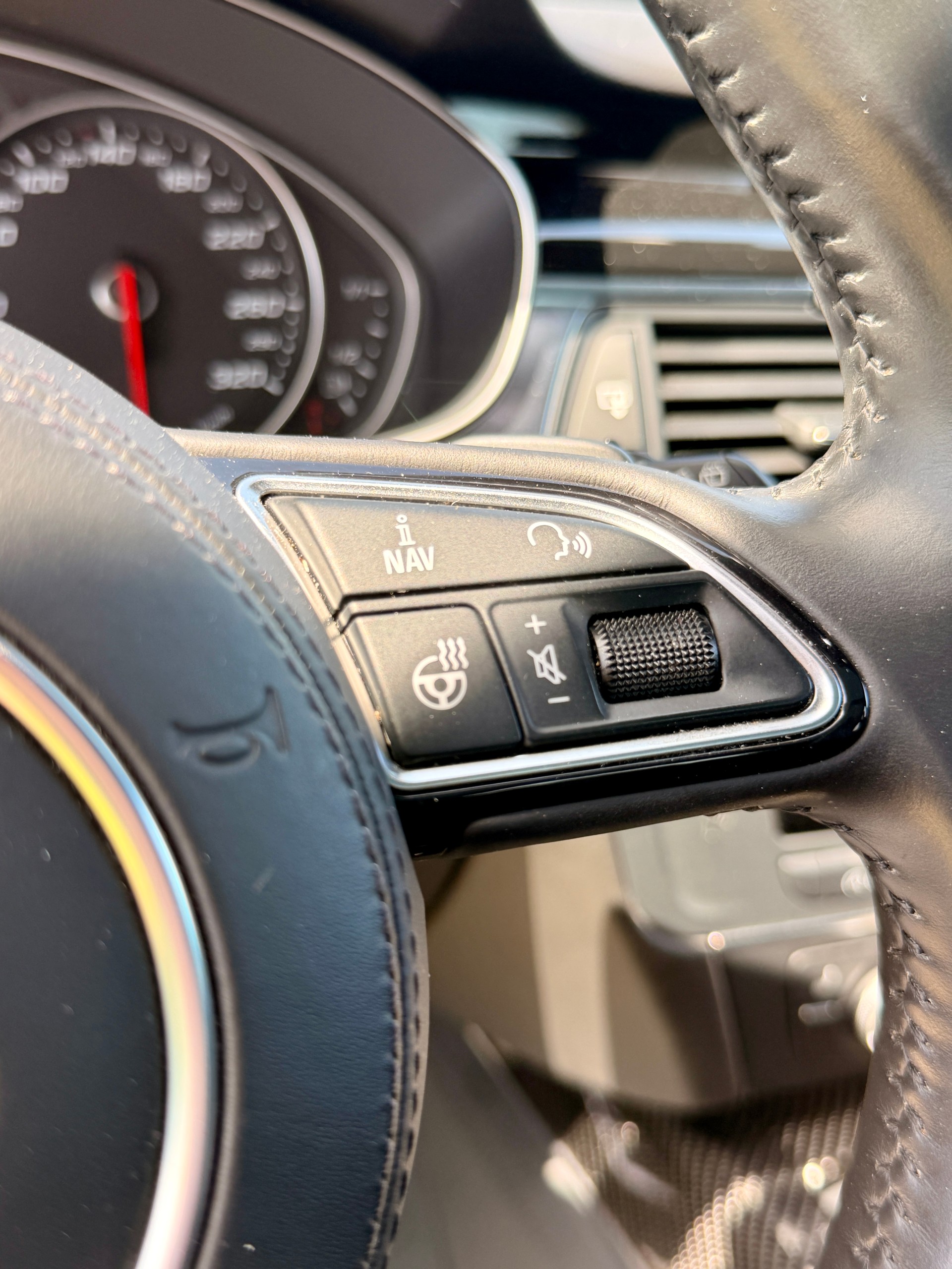 AUDI RS6 Avant 4.0 TFSI V8 quattro Tiptronic-image-6