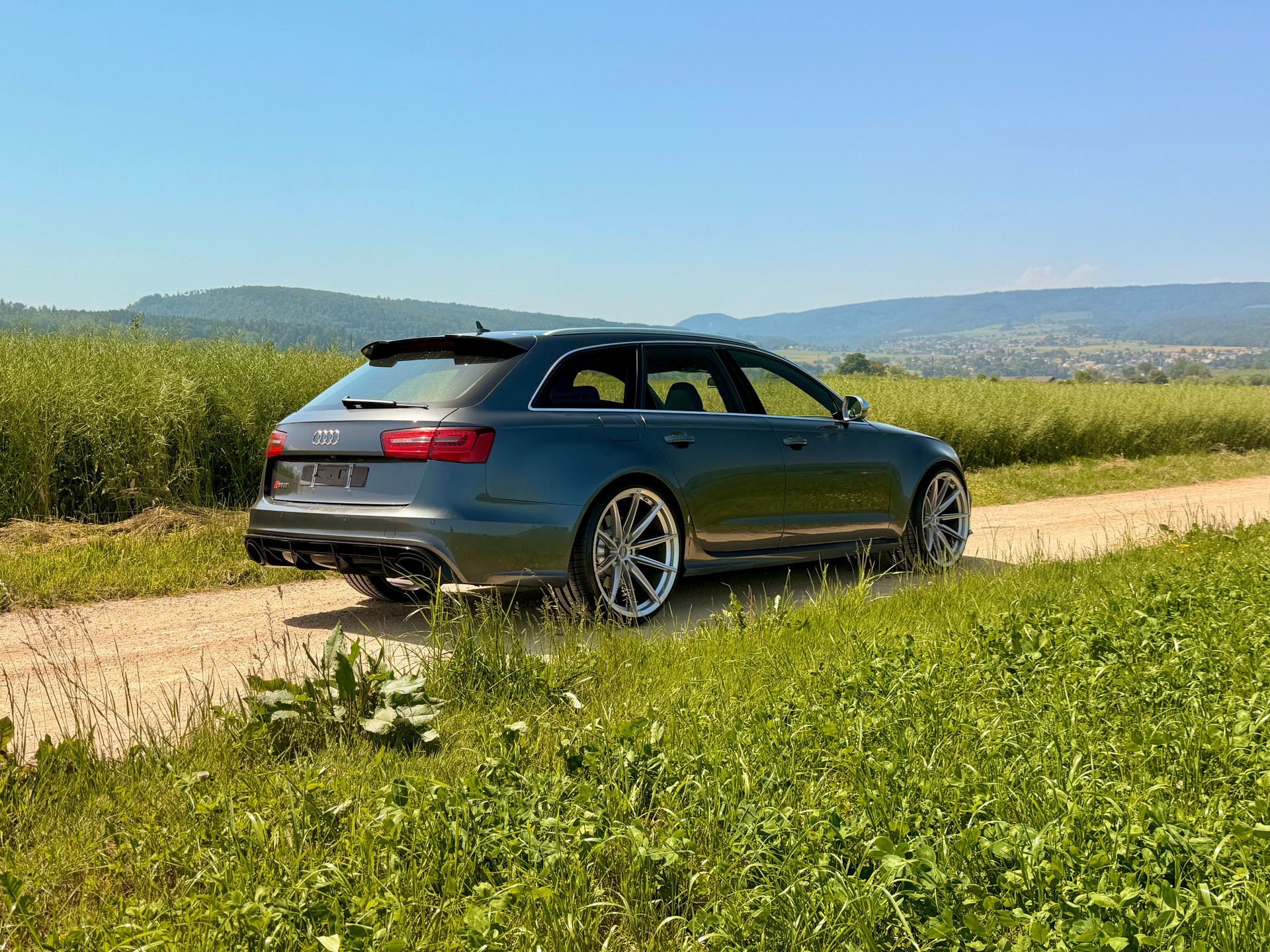 AUDI RS6 Avant 4.0 TFSI V8 quattro Tiptronic-image-14