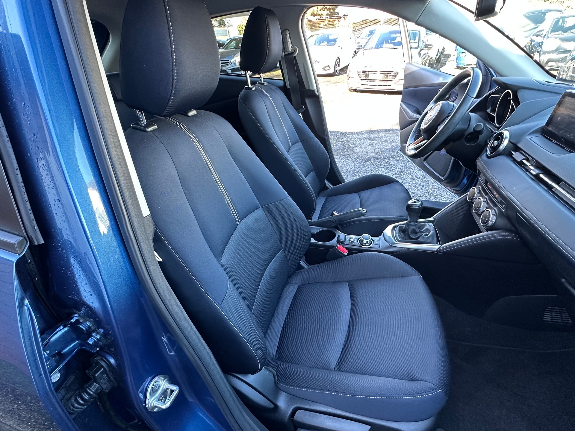 MAZDA 2 SKYACTIV-G 90 Mild Hybrid Revolution-image-17