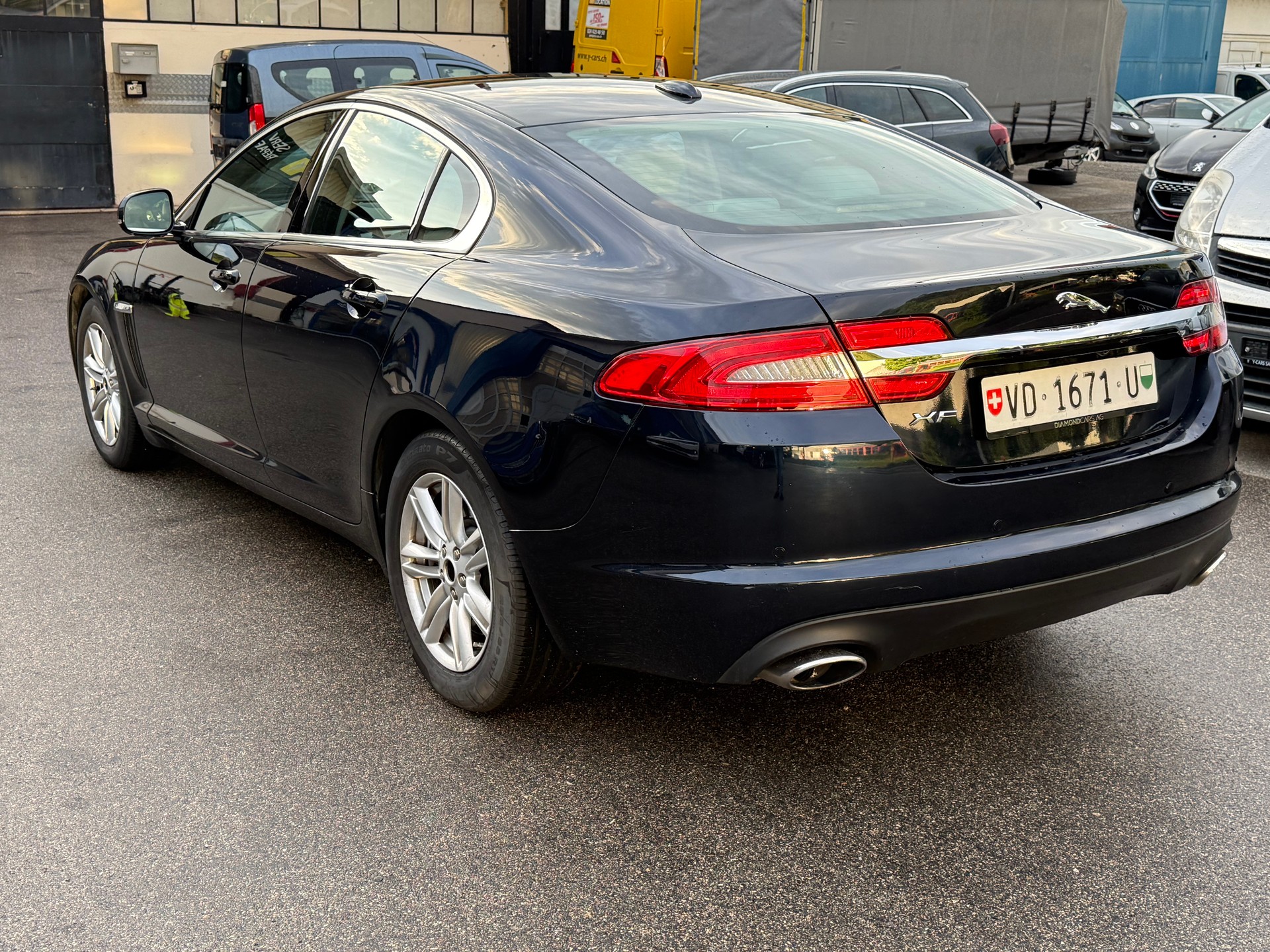 JAGUAR XF 3.0d V6 Premium Luxury-image-4