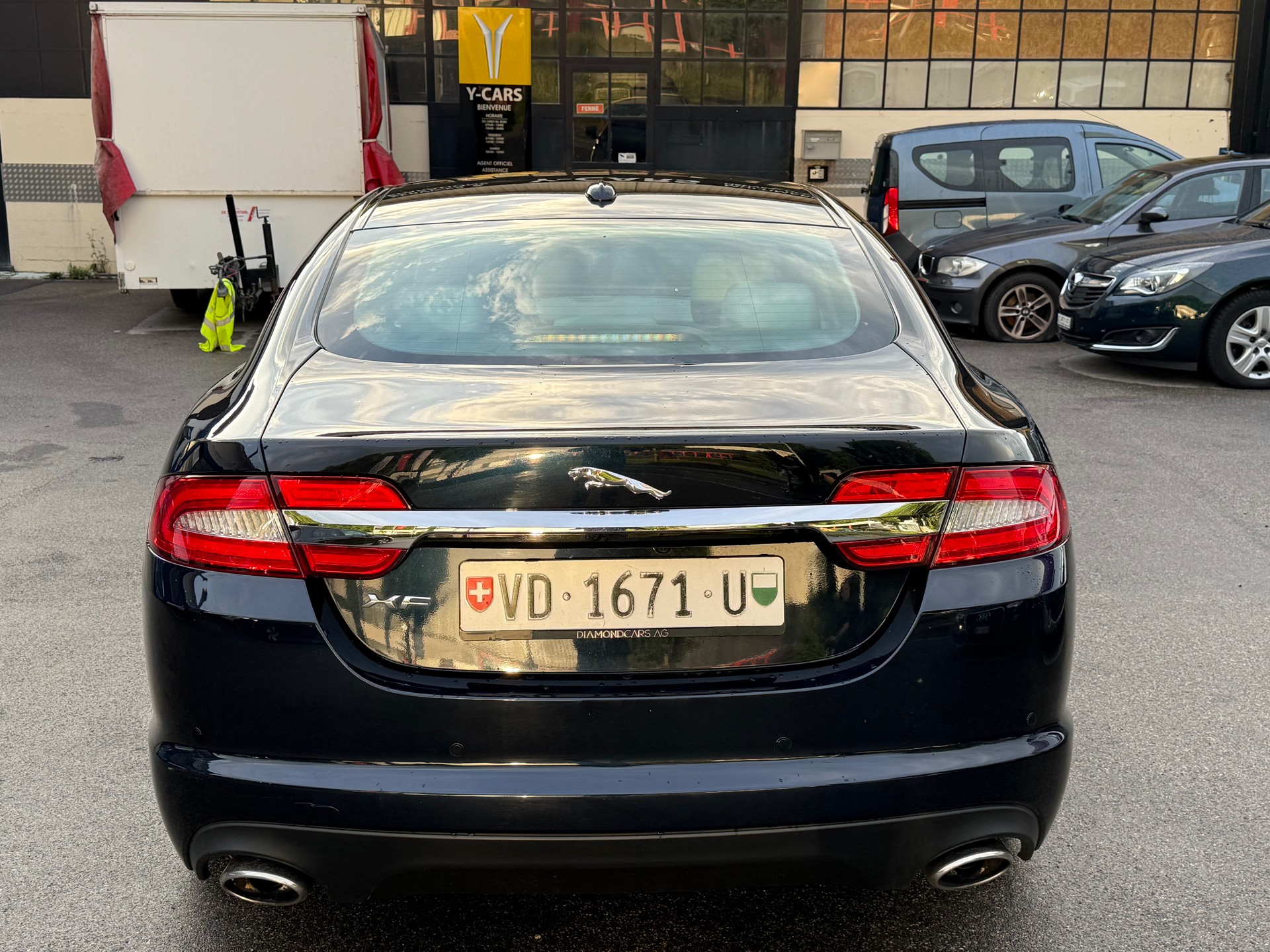 JAGUAR XF 3.0d V6 Premium Luxury-image-3