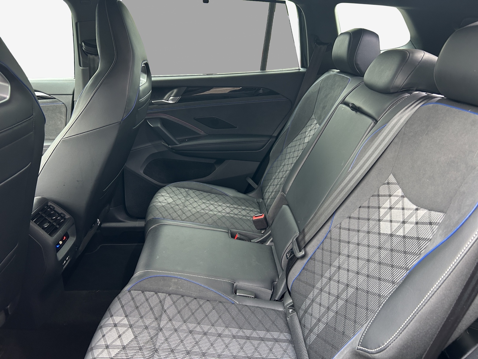 VW Tayron 2.0 TSI R-Line DSG 4Motion-image-11