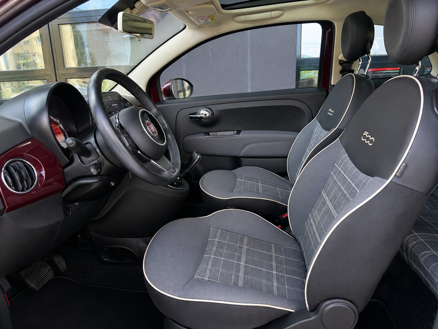 FIAT 500 1.2 Lounge-image-9