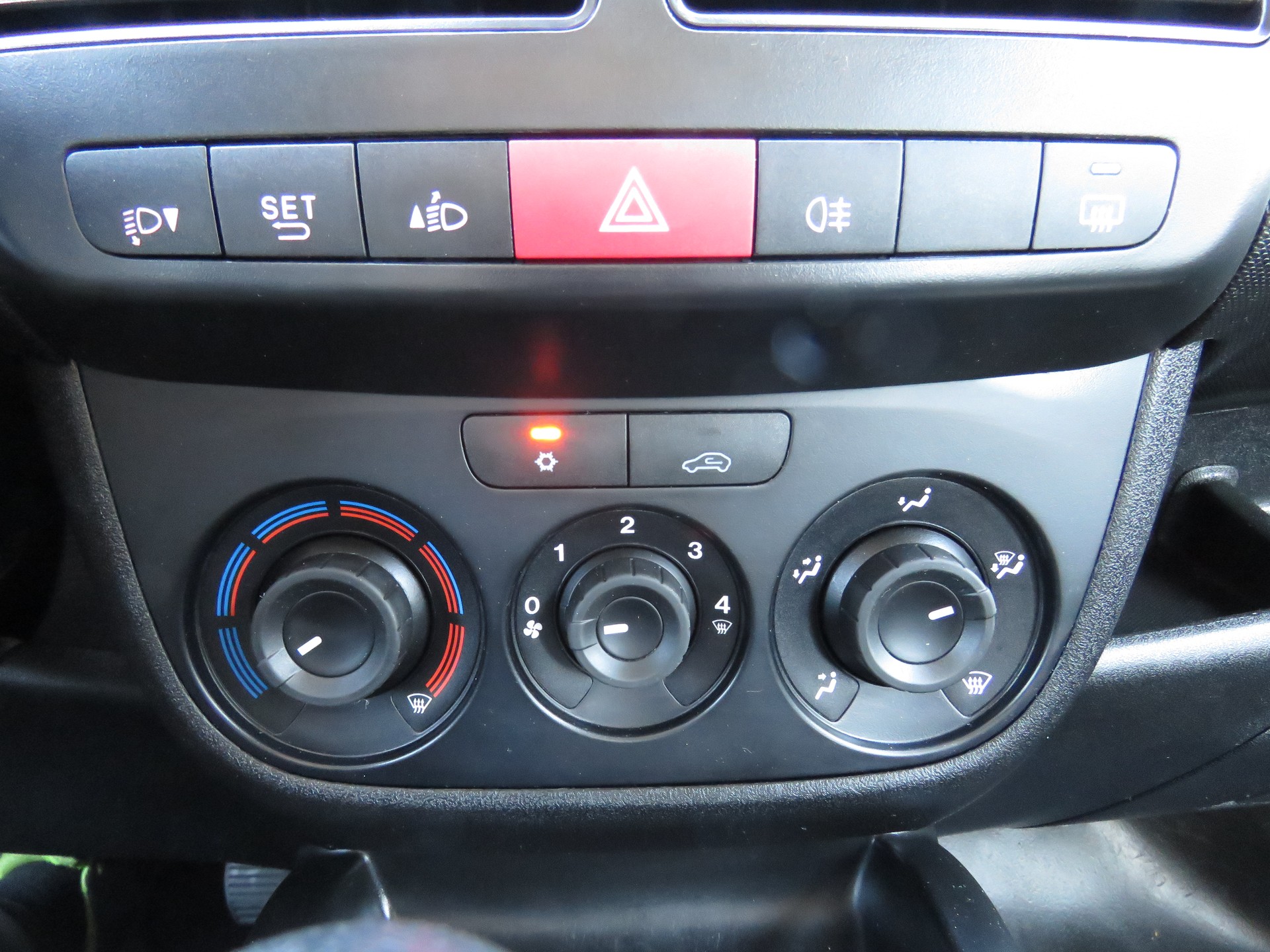 OPEL Combo 1.3 CDTI 2.2 L1H1 (AHK 1.0 t, NL 587 kg)-image-14