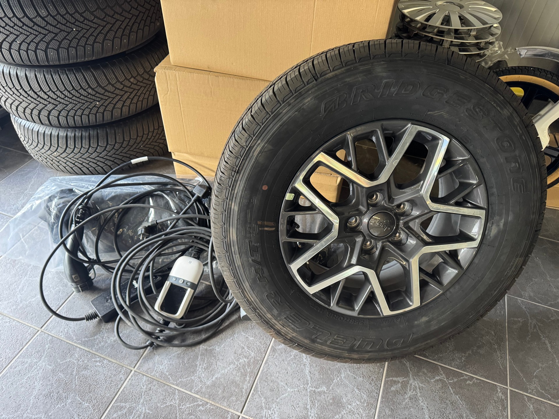JEEP Unlimited Brute Edition 2.0 4Xe Skyone-image-19