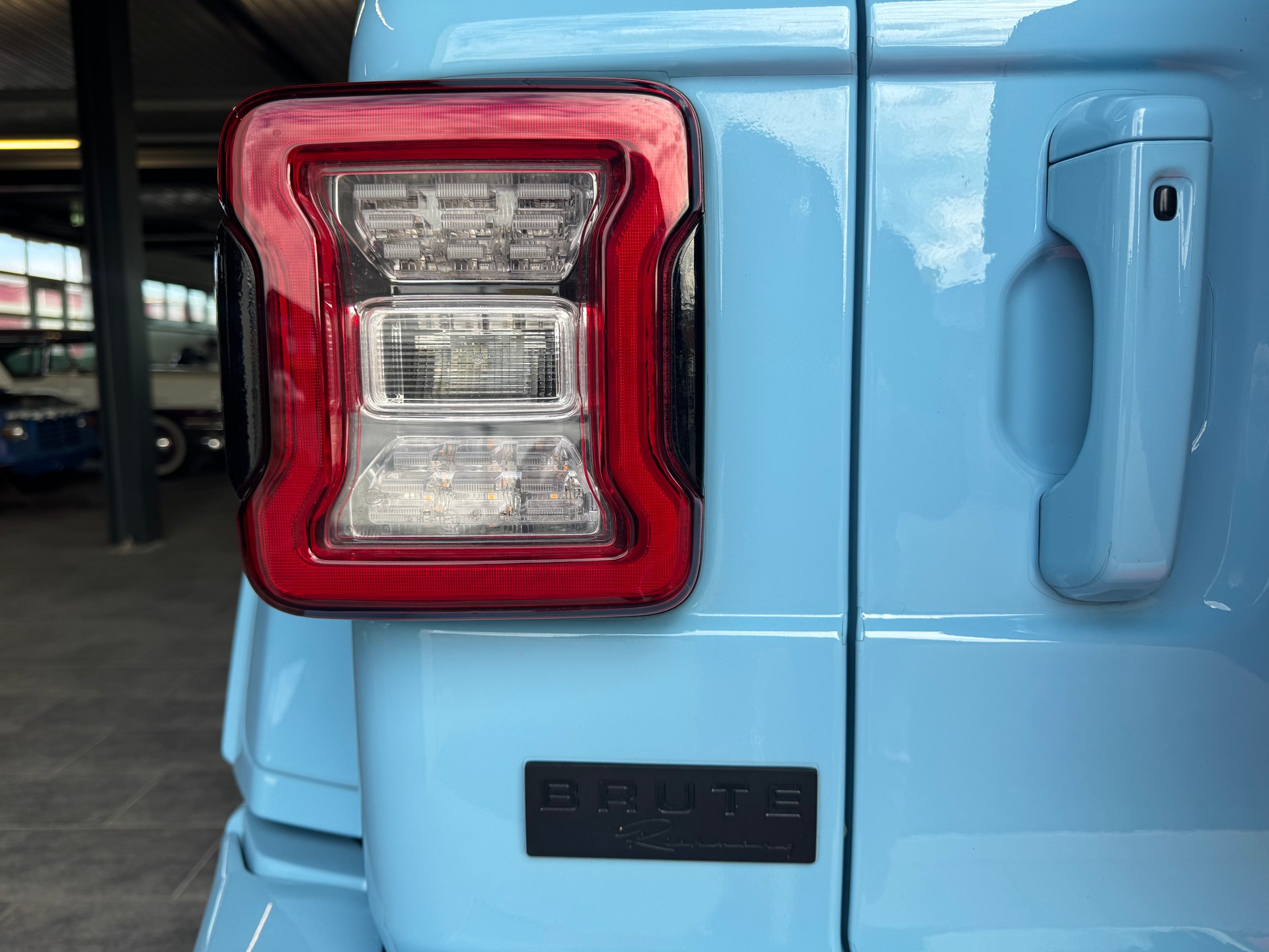 JEEP Unlimited Brute Edition 2.0 4Xe Skyone-image-6