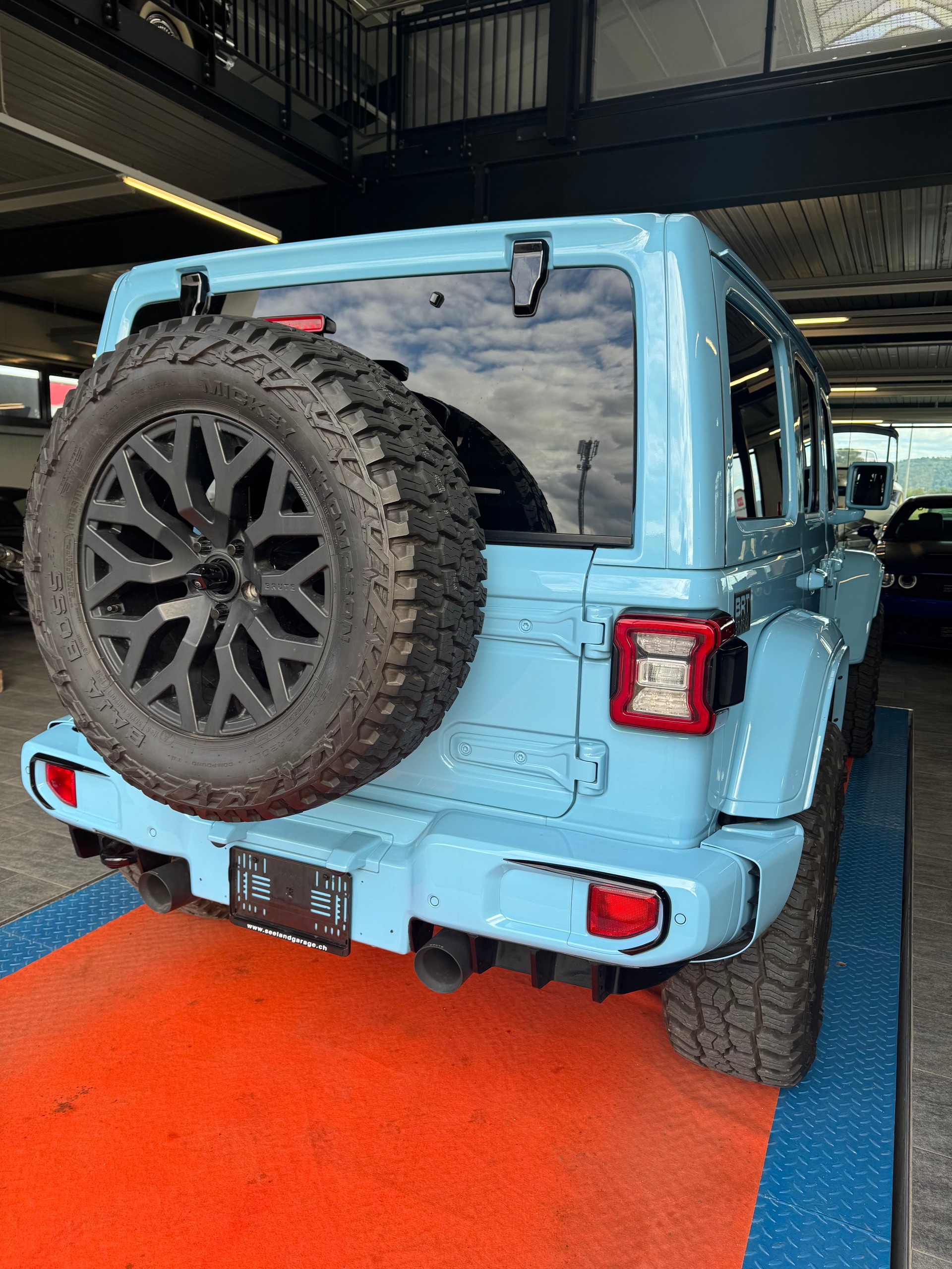 JEEP Unlimited Brute Edition 2.0 4Xe Skyone-image-5