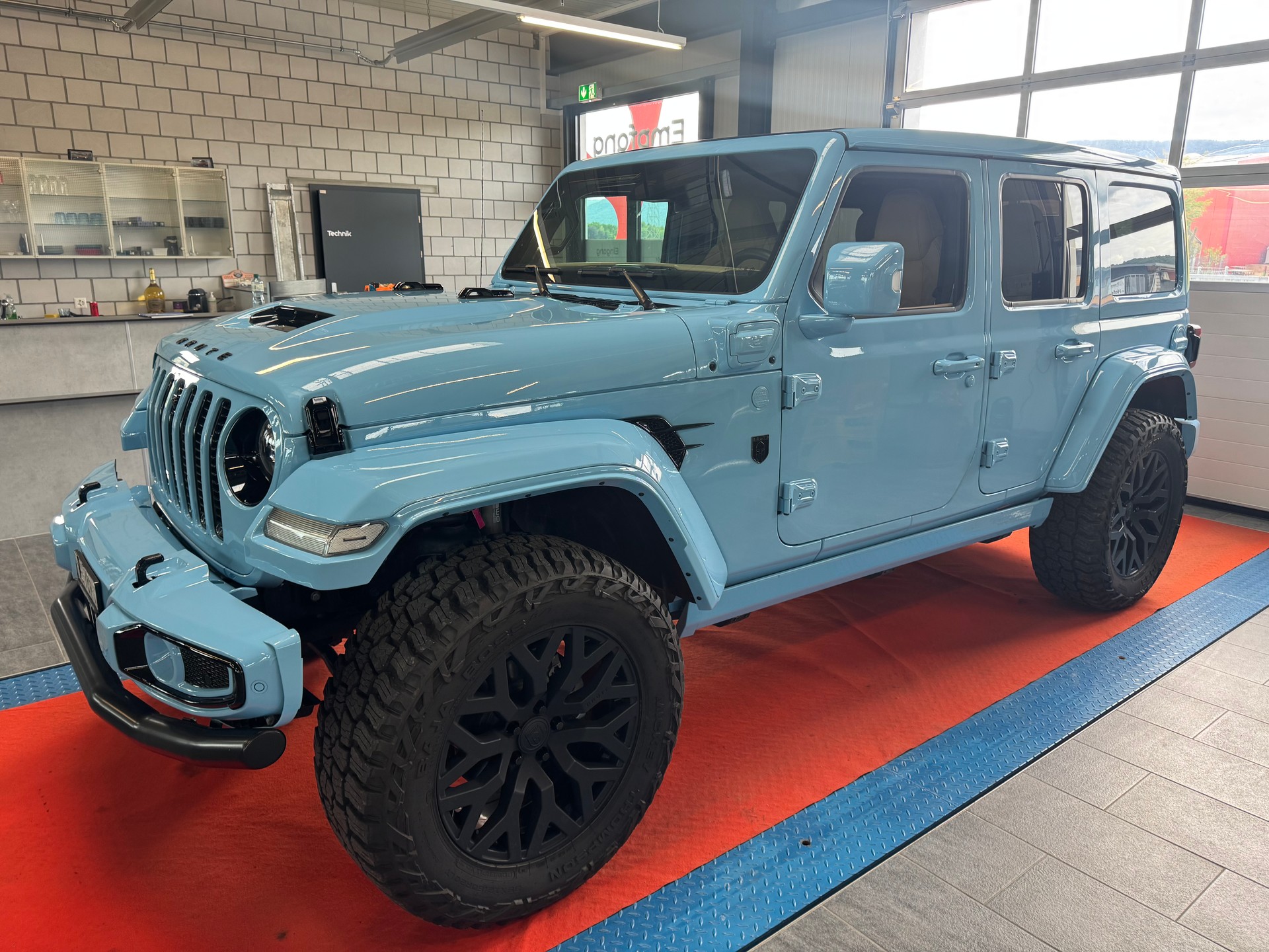 JEEP Unlimited Brute Edition 2.0 4Xe Skyone-image-0