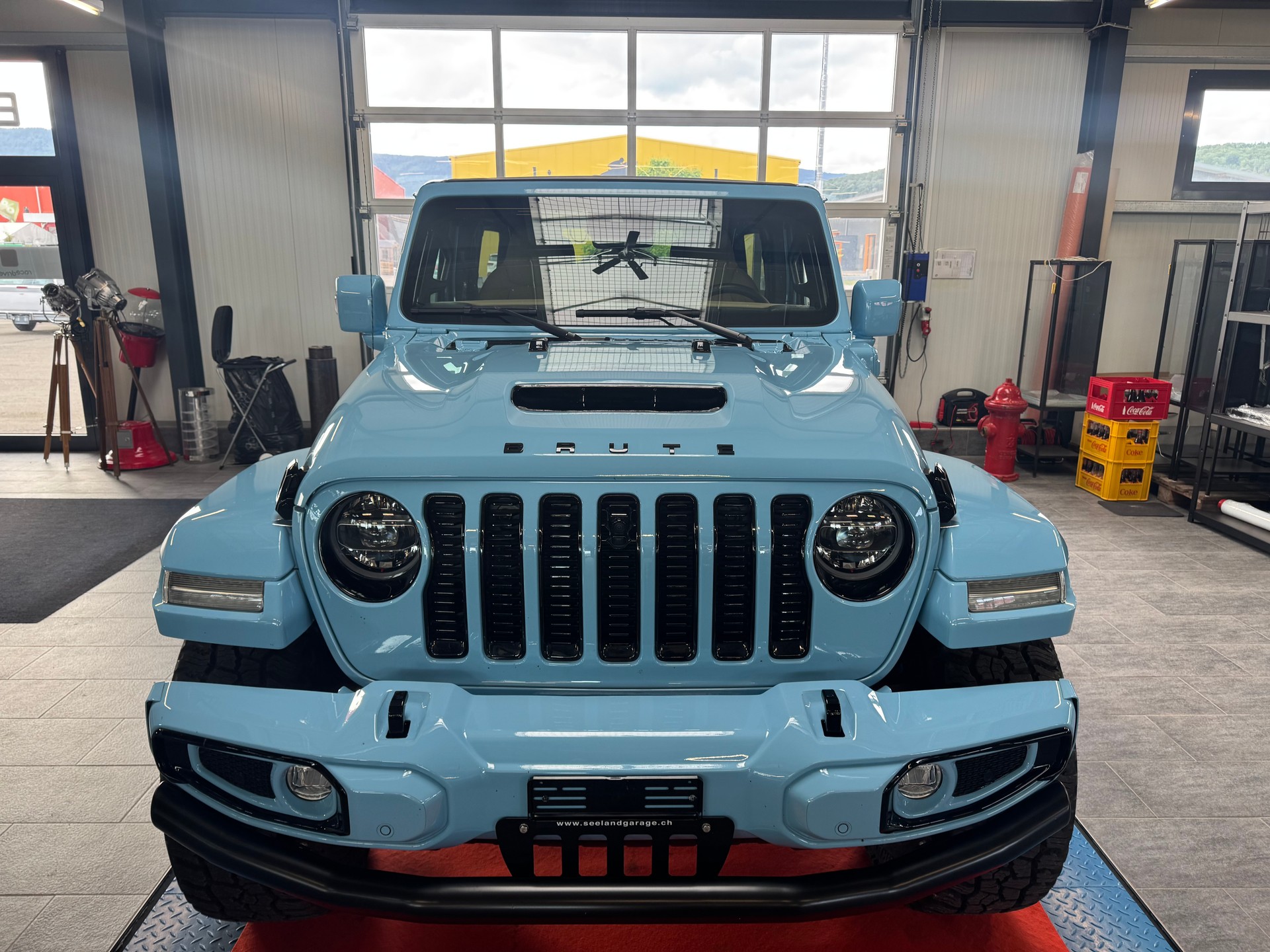 JEEP Unlimited Brute Edition 2.0 4Xe Skyone-image-1