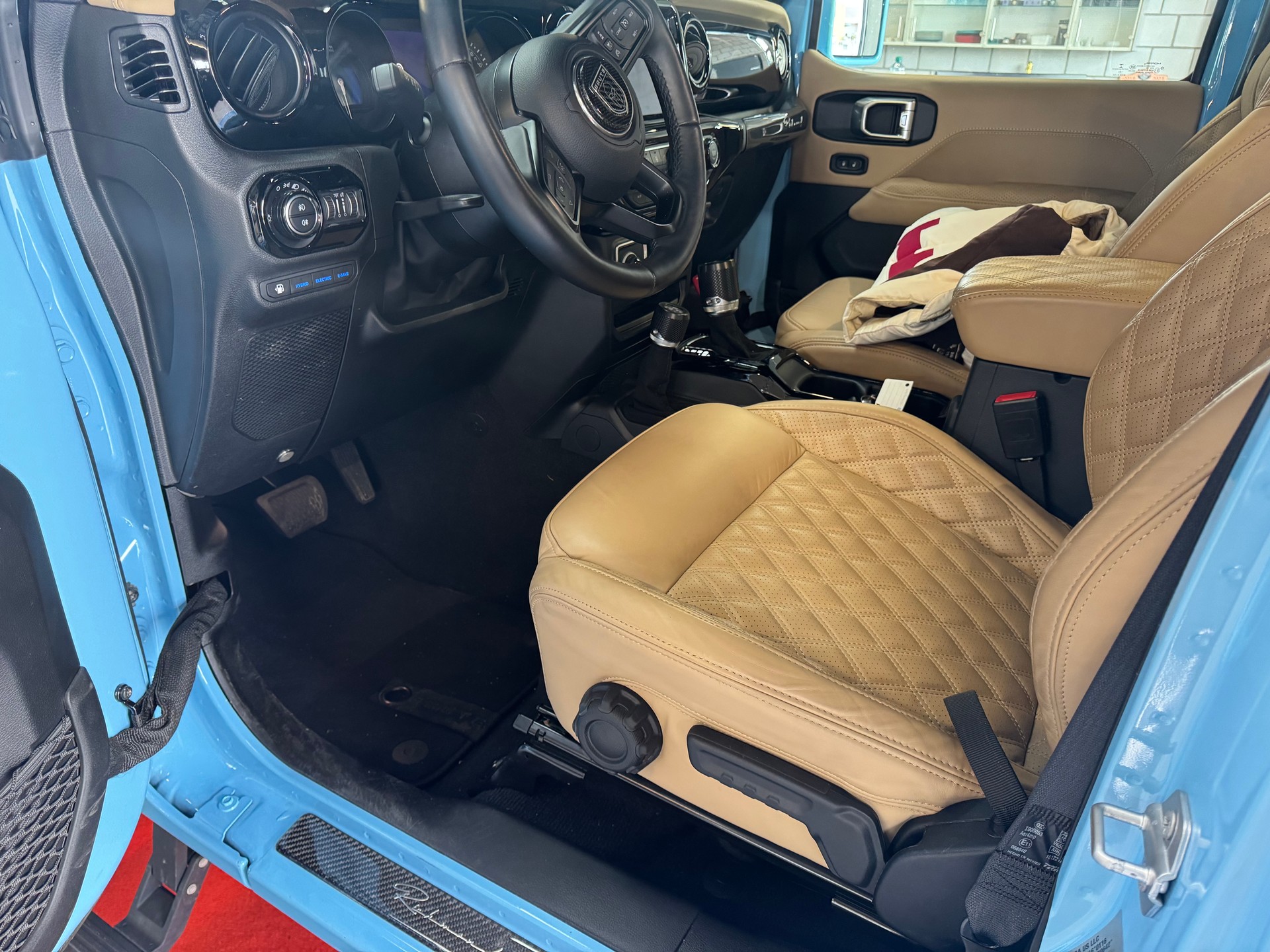 JEEP Unlimited Brute Edition 2.0 4Xe Skyone-image-9