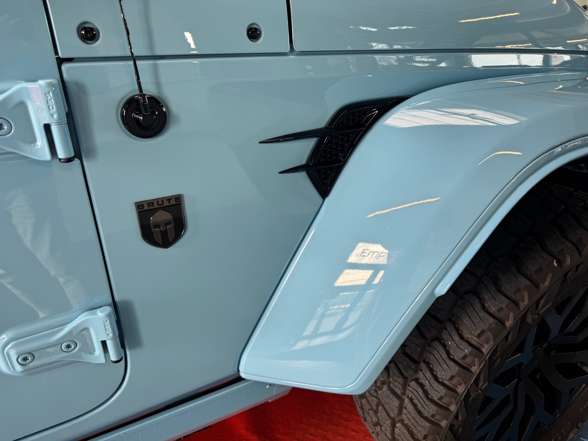 JEEP Unlimited Brute Edition 2.0 4Xe Skyone-image-13