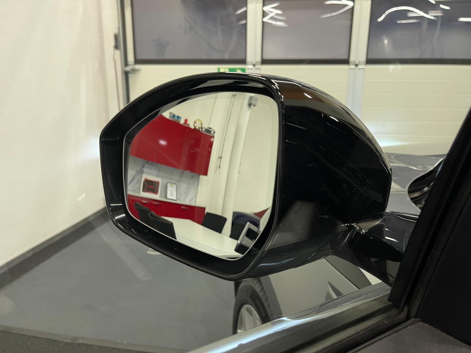 LAND ROVER Range Rover Evoque 2.0 T S-image-17
