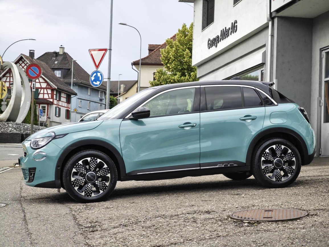 FIAT 600 1.2 Hybrid 145 La Prima-image-0